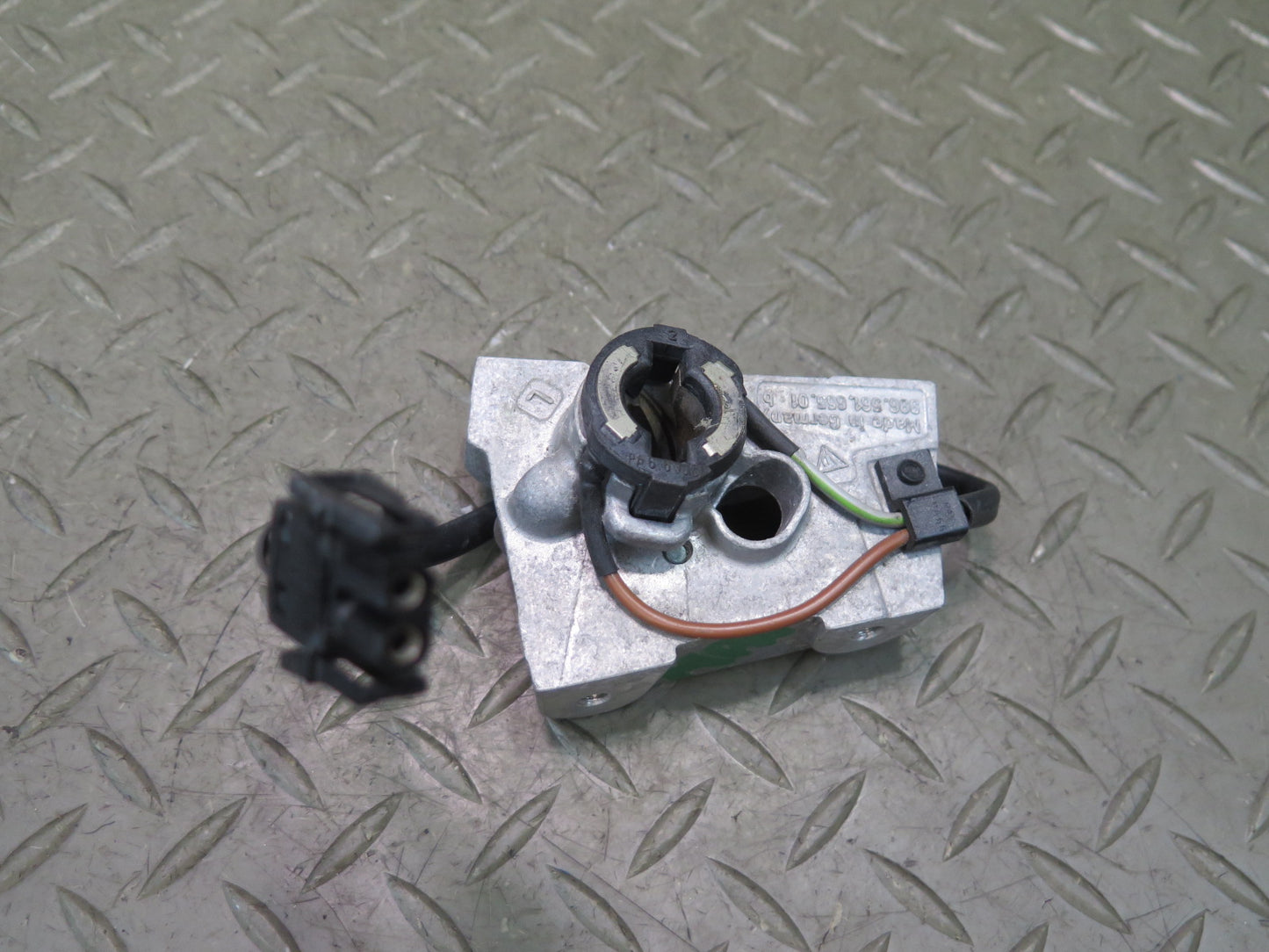 1999-2005 Porsche 911 996 Convertible Hardtop Lock Mounting Bracket Set
