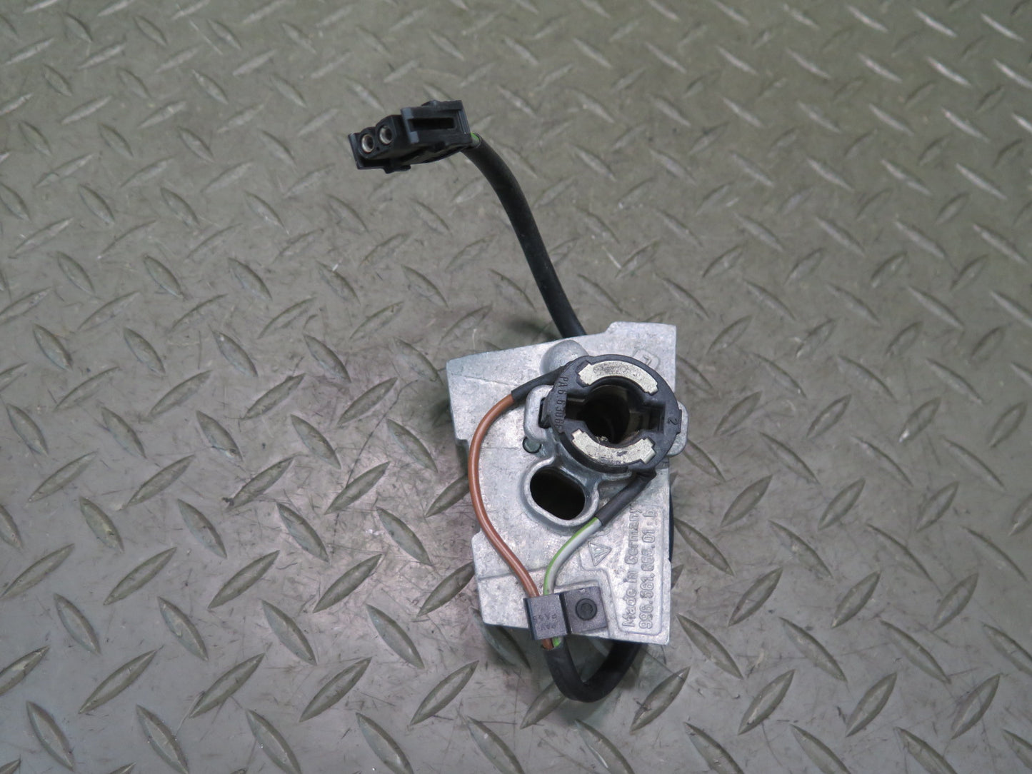 1999-2005 Porsche 911 996 Convertible Hardtop Lock Mounting Bracket Set