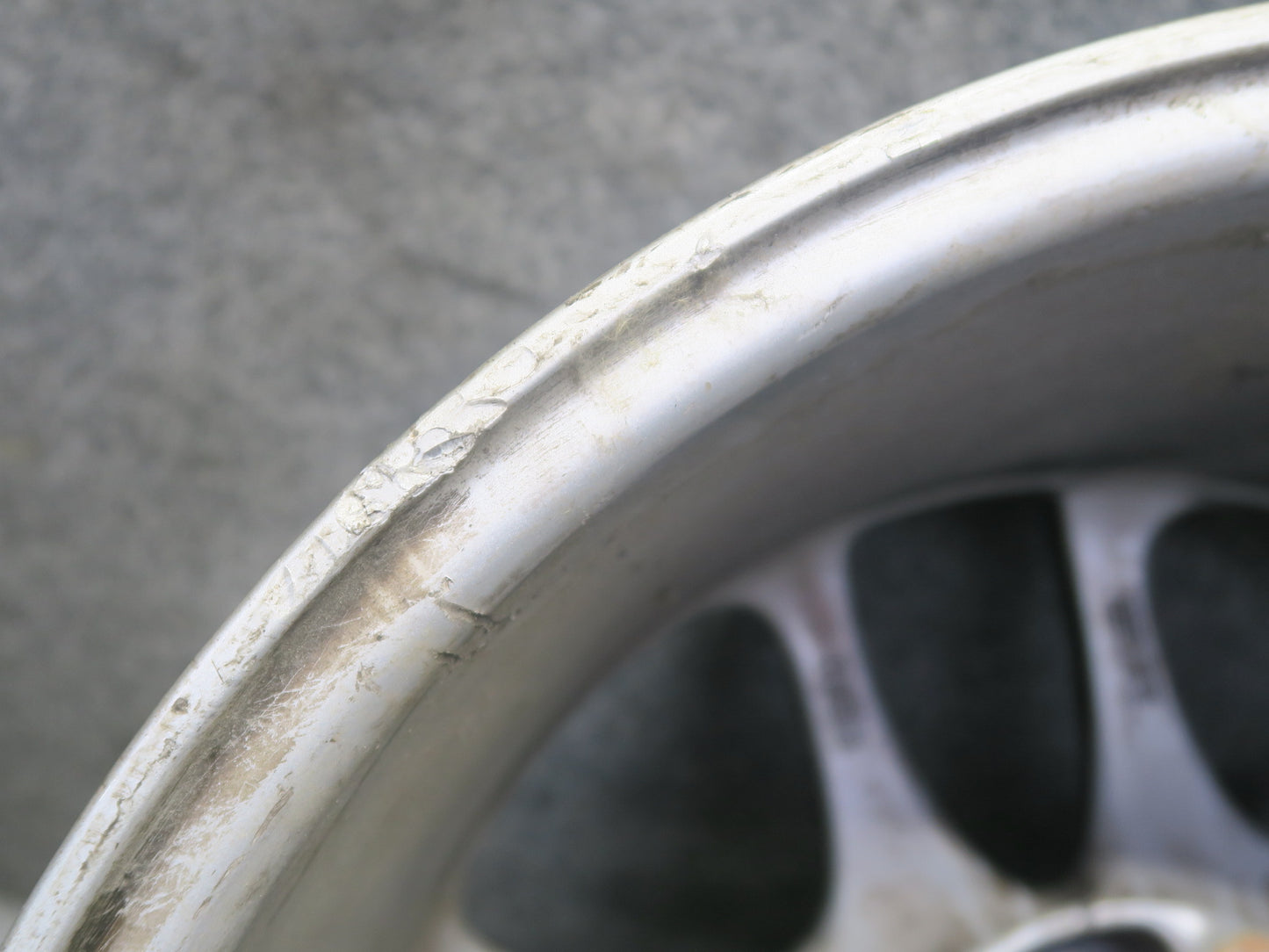 1999-2004 Porsche 911 996 Rear R17" Alloy Wheel Rim 17x8.5J ET48 98636212607