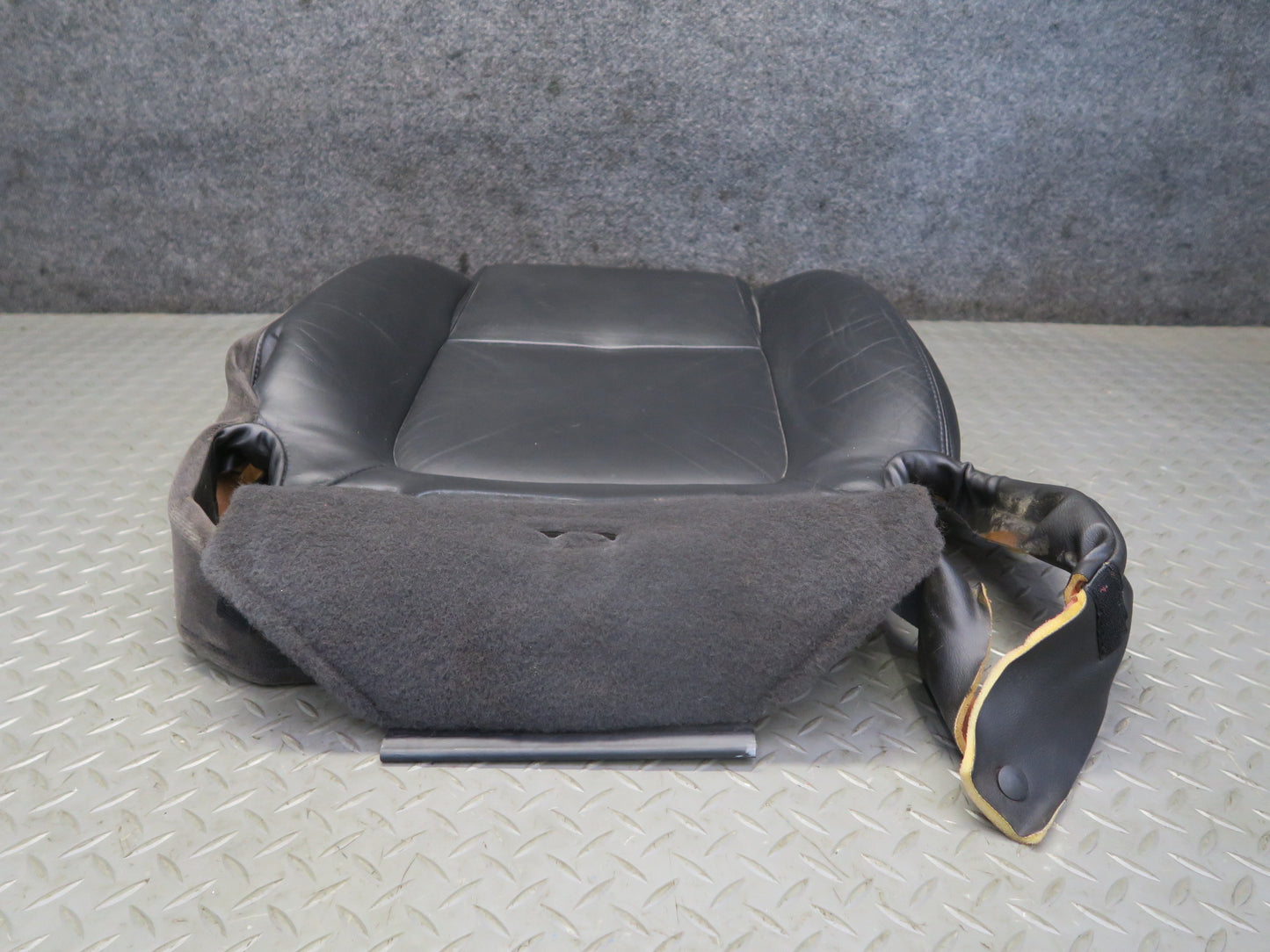 03-06 Chevrolet SSR Front Right Seat Lower Leather Cushion Black 49K Miles OEM