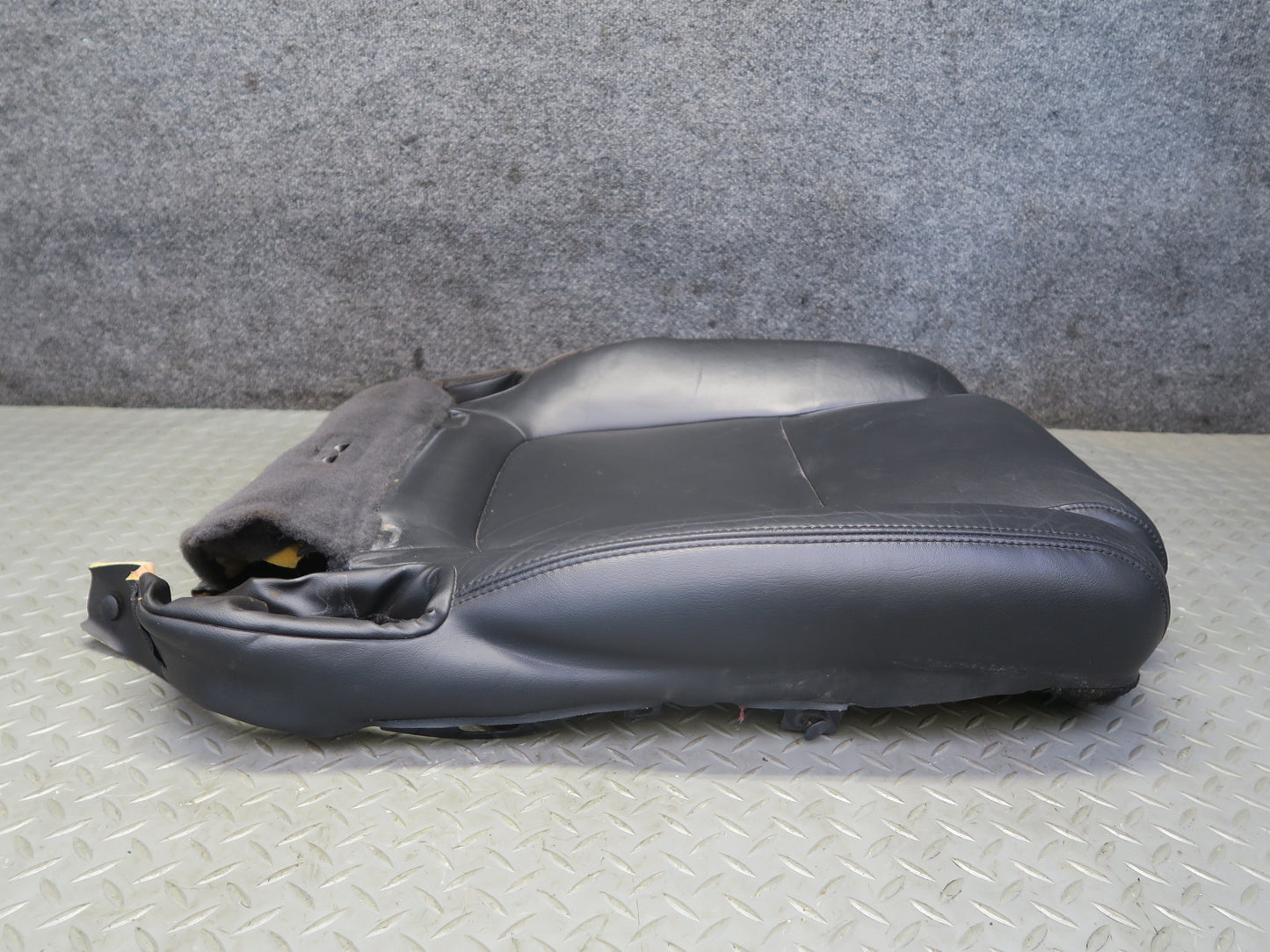 03-06 Chevrolet SSR Front Right Seat Lower Leather Cushion Black 49K Miles OEM