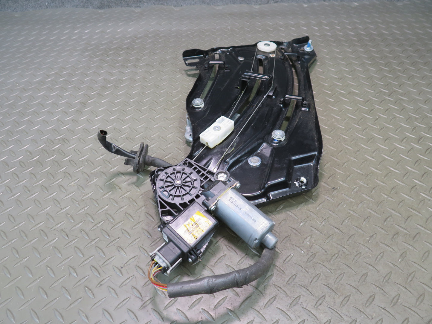 1999-2005 Porsche 911 996 Convertible Rear Left Side Window Regulator w Motor