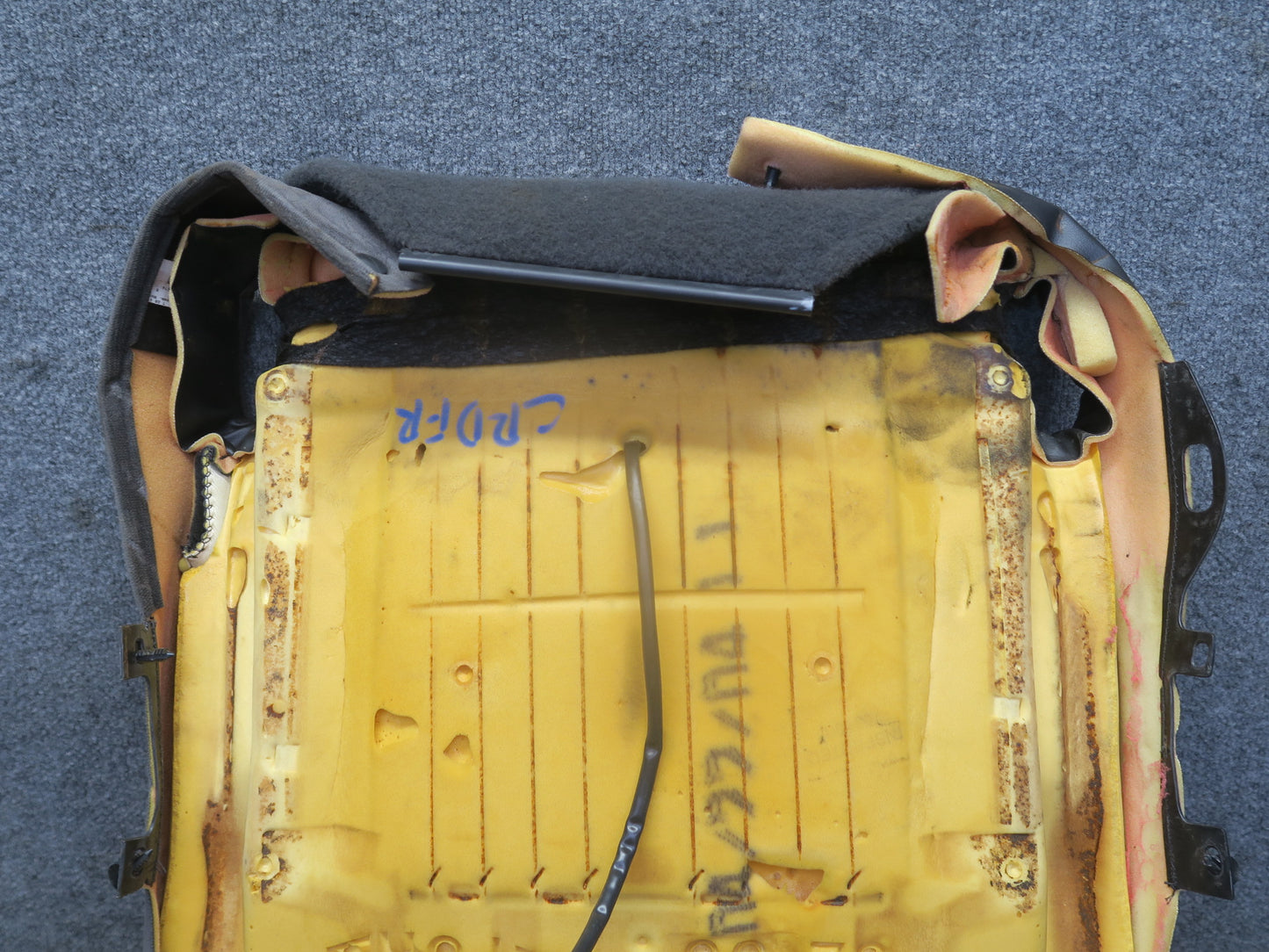03-06 Chevrolet SSR Front Right Seat Lower Leather Cushion Black 49K Miles OEM