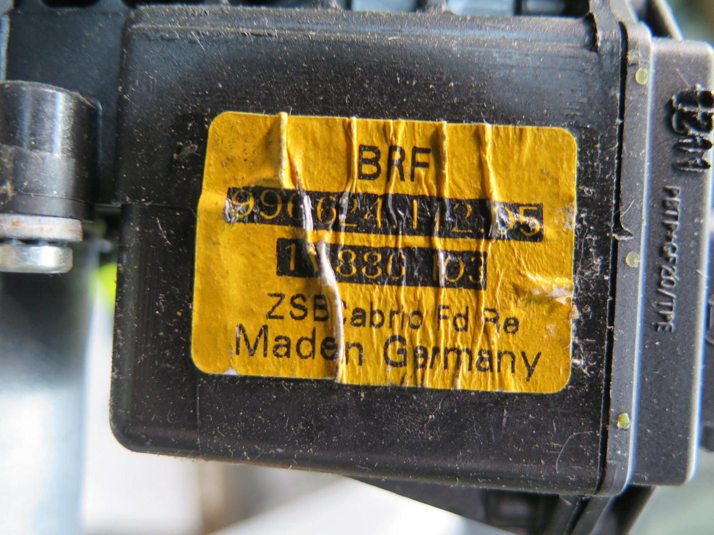 1999-2005 Porsche 911 996 Convertible Rear Right Side Window Regulator w Motor