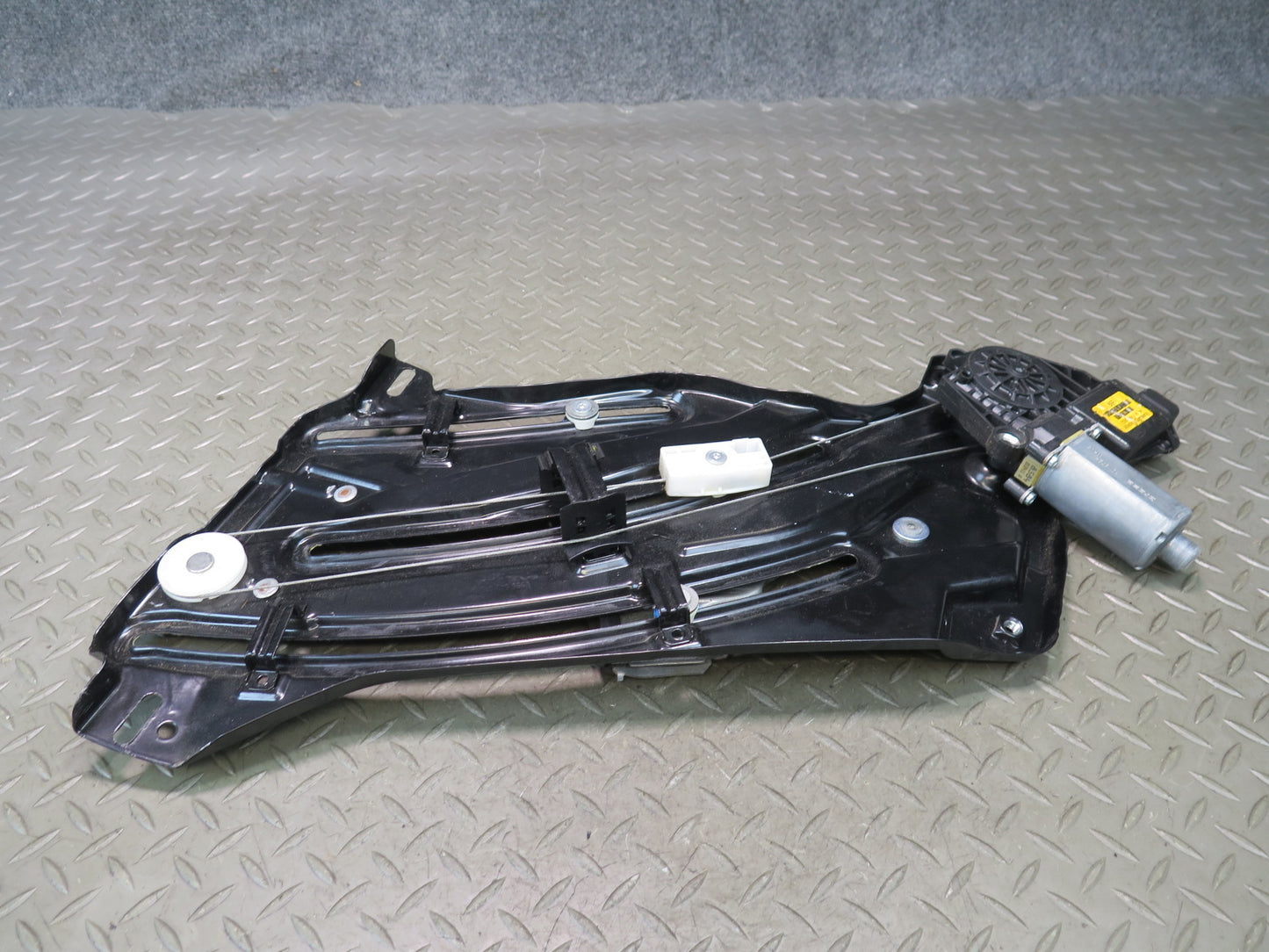1999-2005 Porsche 911 996 Convertible Rear Right Side Window Regulator w Motor