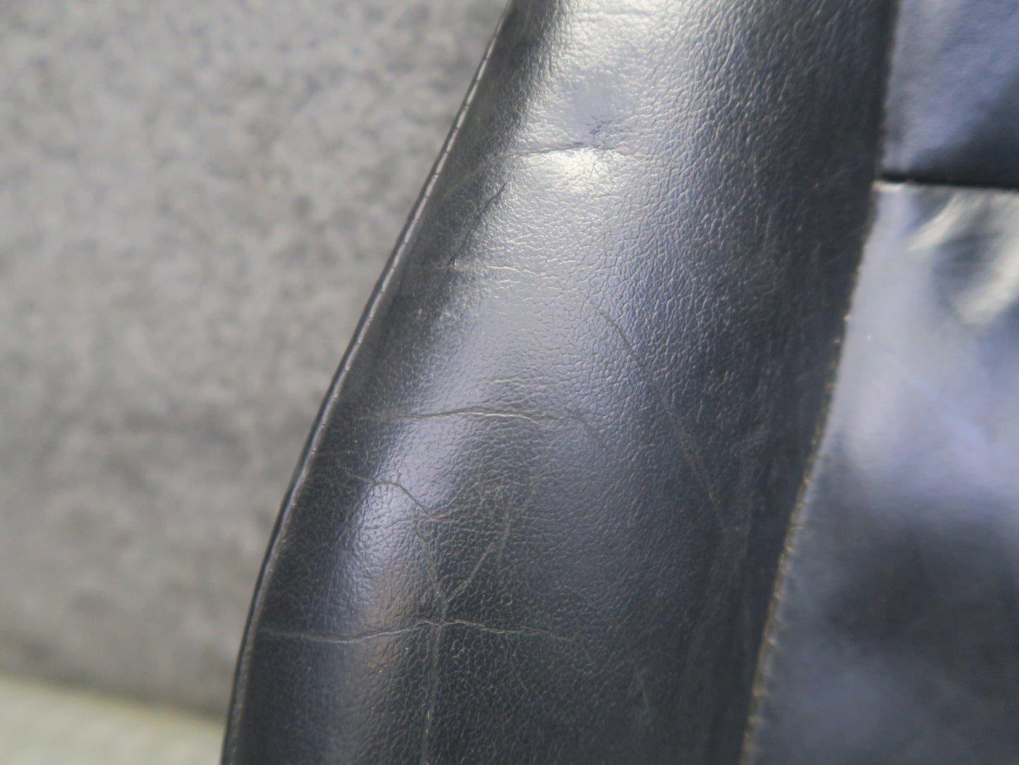 00-02 Toyota MR2 Spyder ZZW30L Front Right Leather Seat Lower Cushion Black OEM