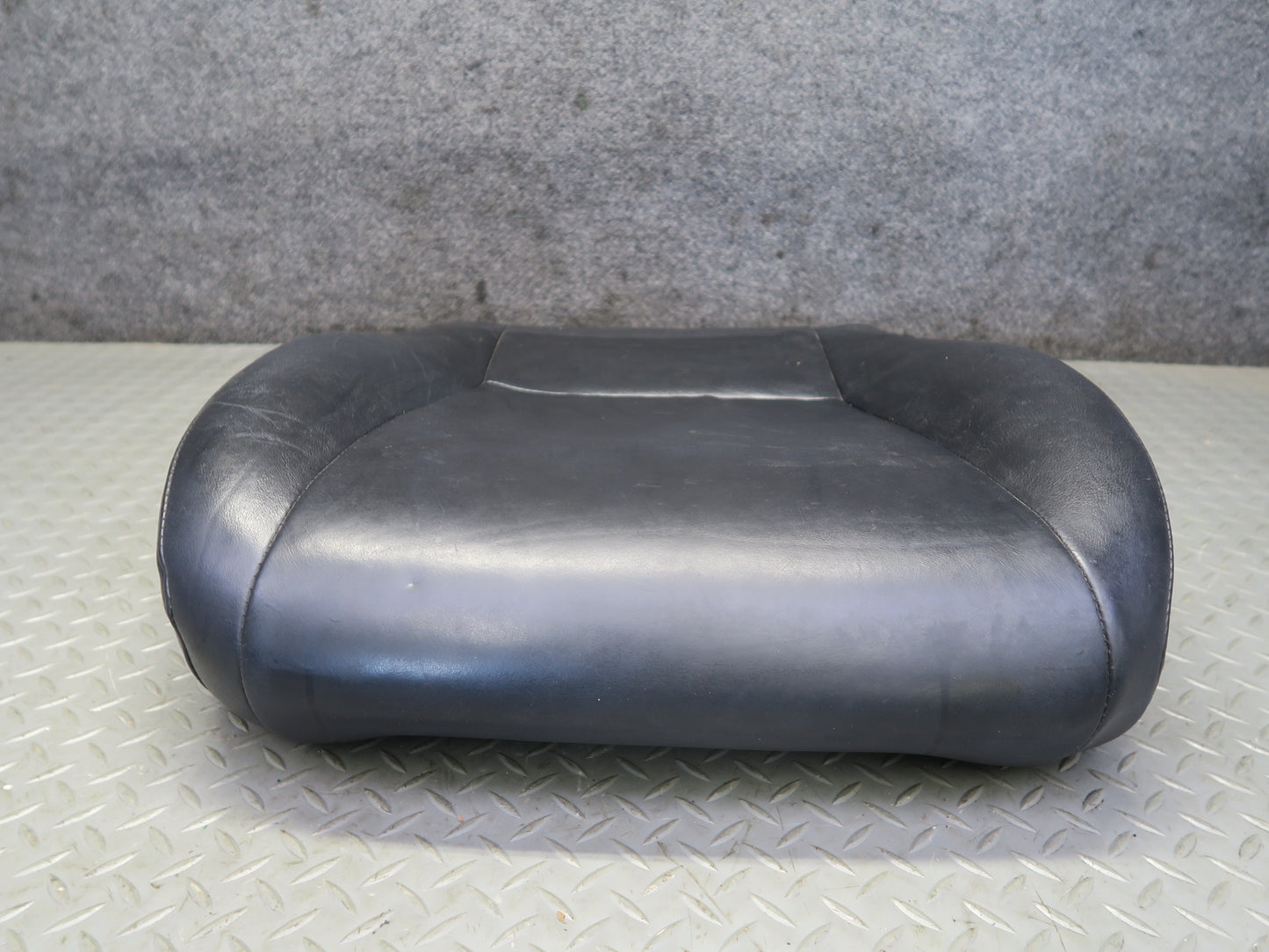 00-02 Toyota MR2 Spyder ZZW30L Front Right Leather Seat Lower Cushion Black OEM