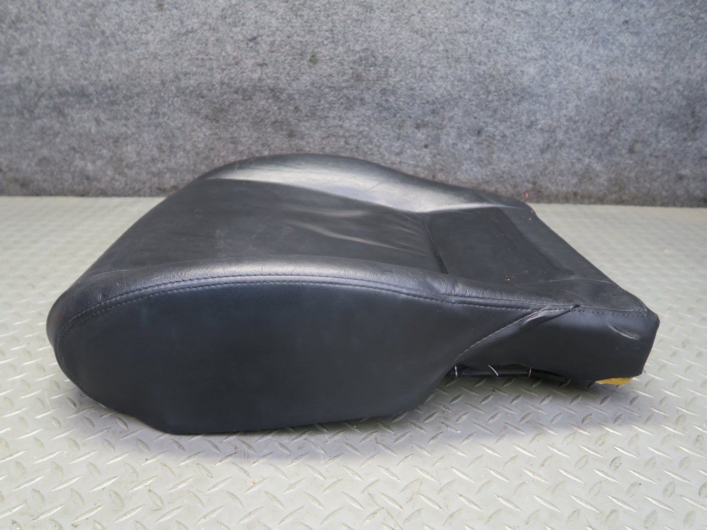 00-02 Toyota MR2 Spyder ZZW30L Front Right Leather Seat Lower Cushion Black OEM
