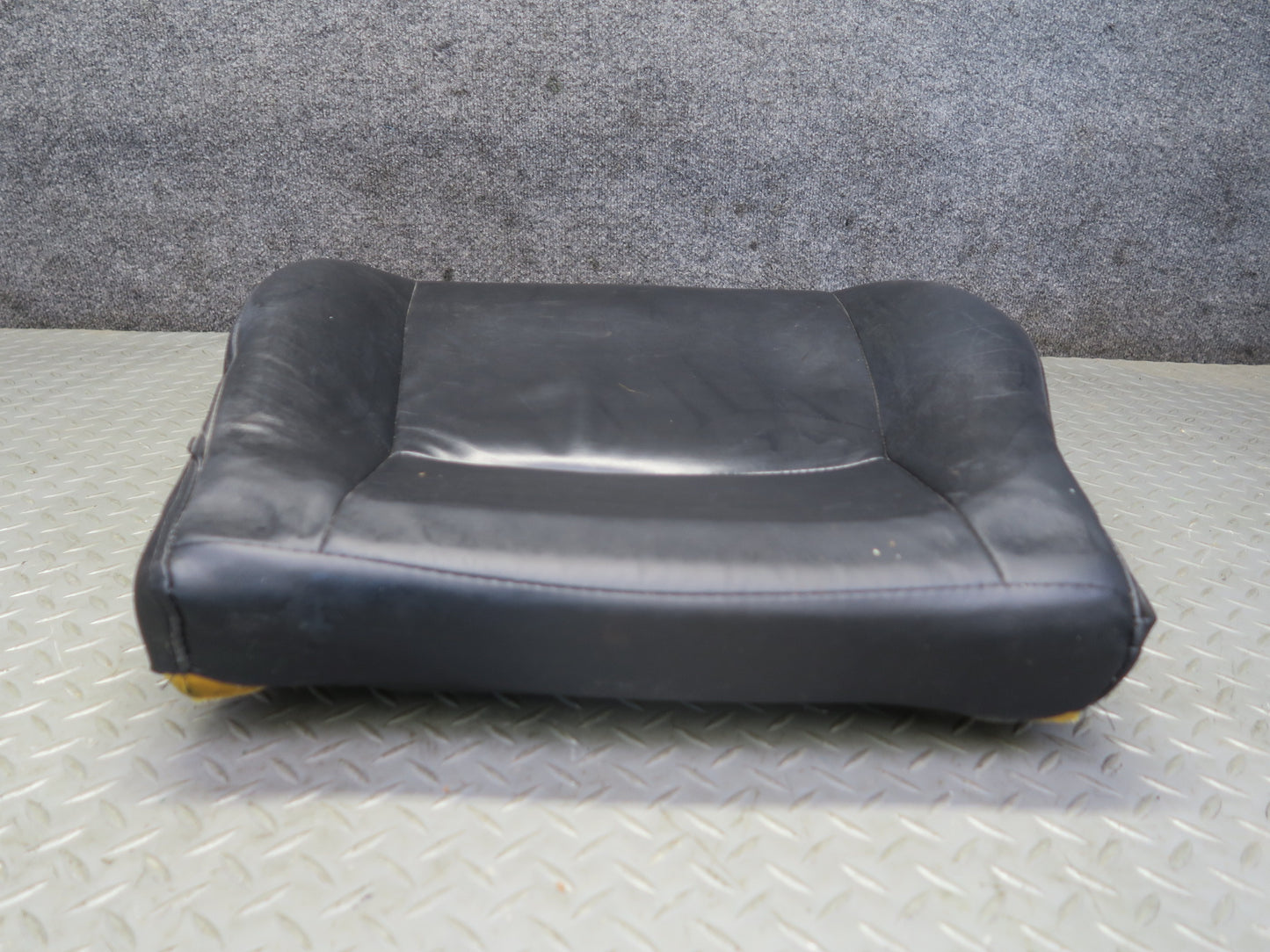00-02 Toyota MR2 Spyder ZZW30L Front Right Leather Seat Lower Cushion Black OEM