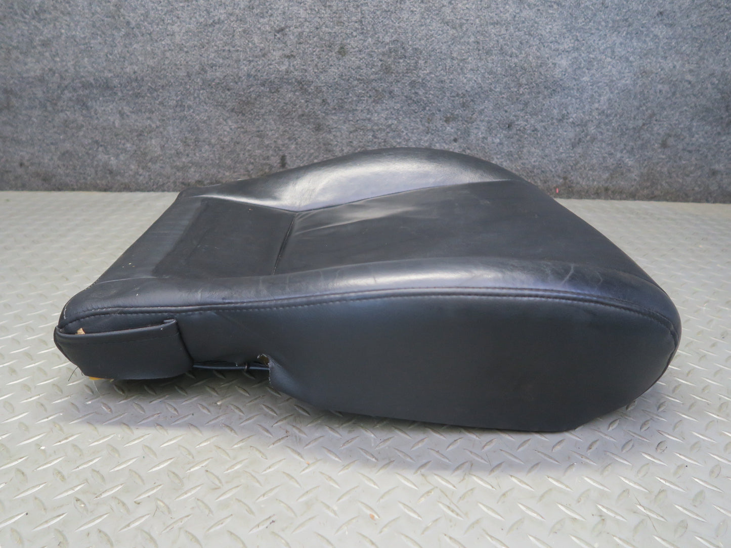 00-02 Toyota MR2 Spyder ZZW30L Front Right Leather Seat Lower Cushion Black OEM