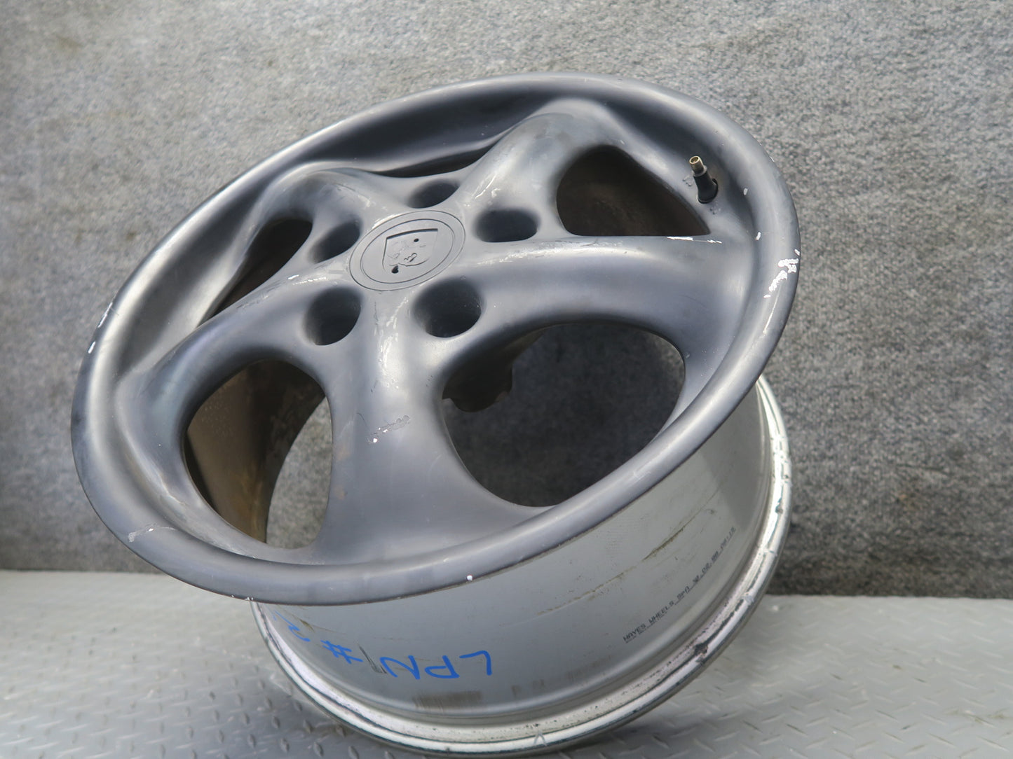 1999-2004 Porsche 911 996 Rear Alloy R17" Wheel Rim 17x8.5 ET50 99636212605