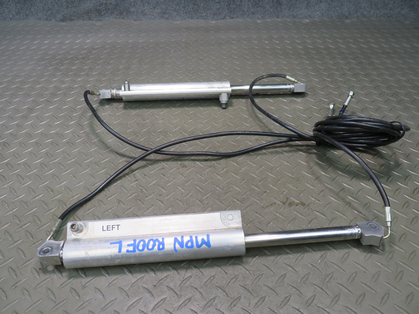 1999-2005 Porsche 911 996 Convertible TOP Roof Hydraulic Lift Cylinder Cable Set