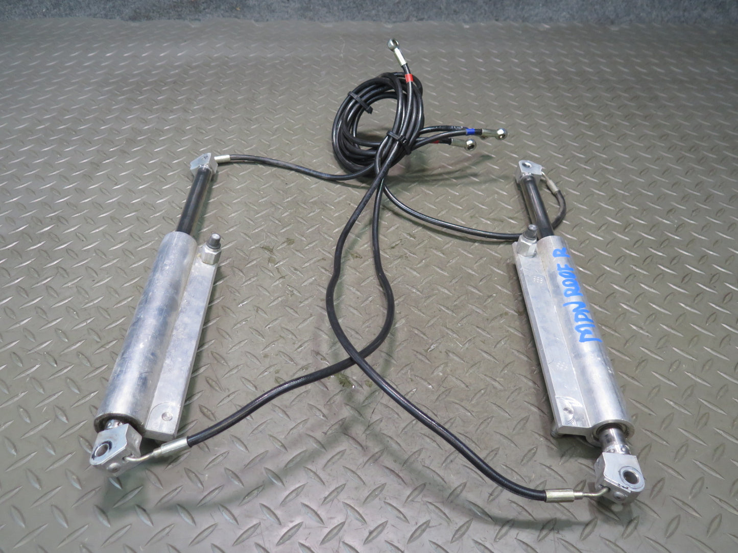 1999-2005 Porsche 911 996 Convertible TOP Roof Hydraulic Lift Cylinder Cable Set