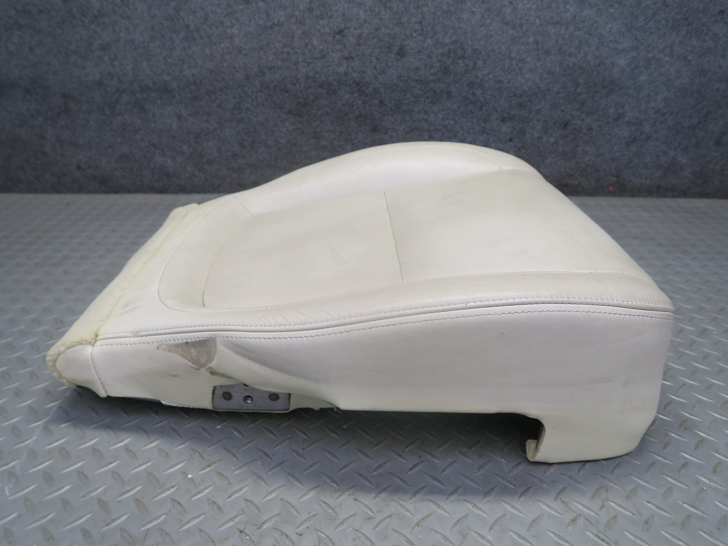 02-05 Lexus UZZ40L SC30 Front Right Leather Seat Lower Cushion Ecru OEM