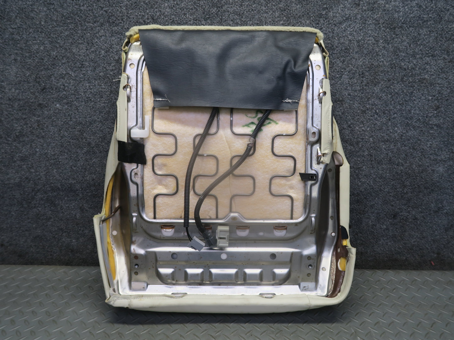 02-05 Lexus UZZ40L SC30 Front Right Leather Seat Lower Cushion Ecru OEM