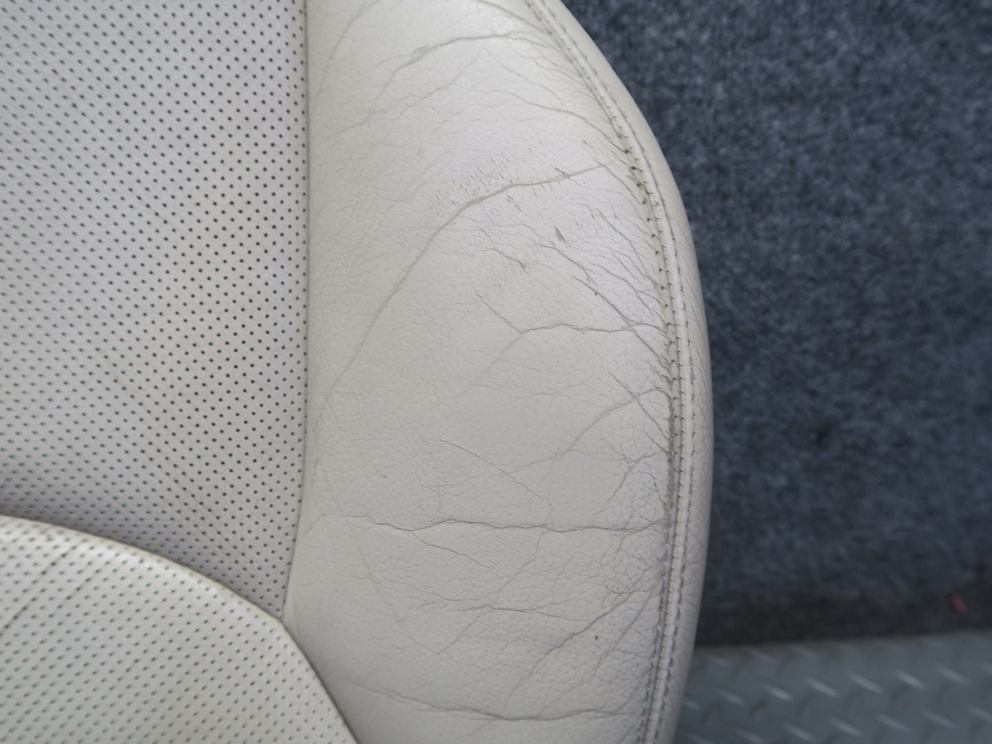 07-08 Mercedes R230 SL550 Front Left Seat Lower Leather Perforated Cushion OEM