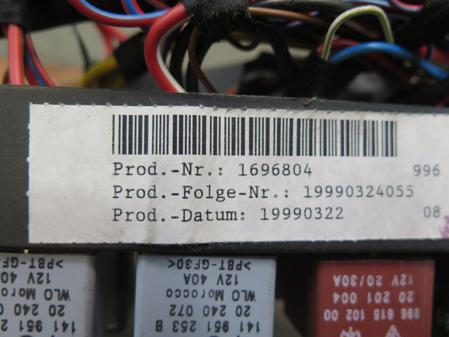 1999-2004 Porsche 911 996 Fuse Relay Box Module