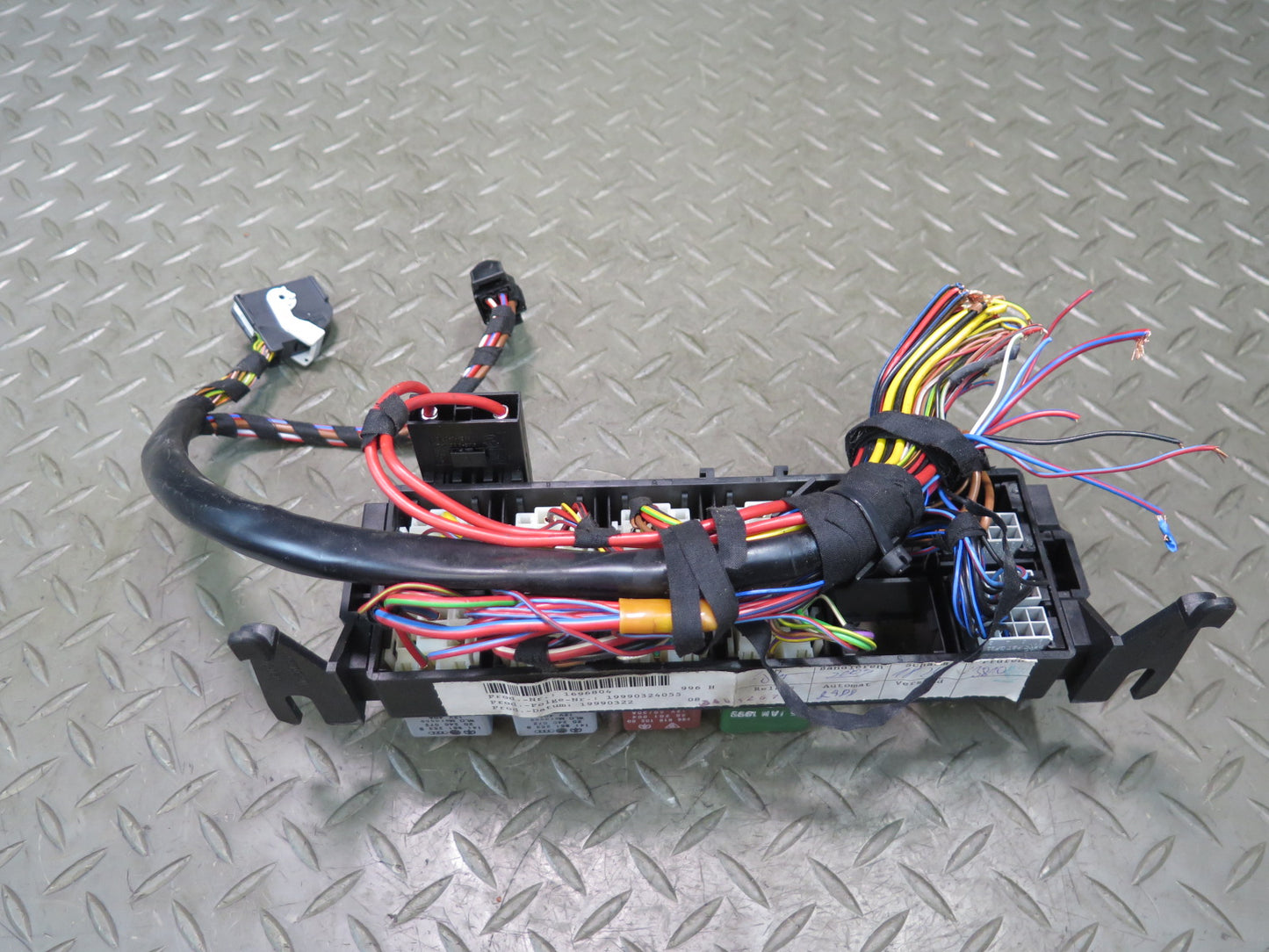 1999-2004 Porsche 911 996 Fuse Relay Box Module