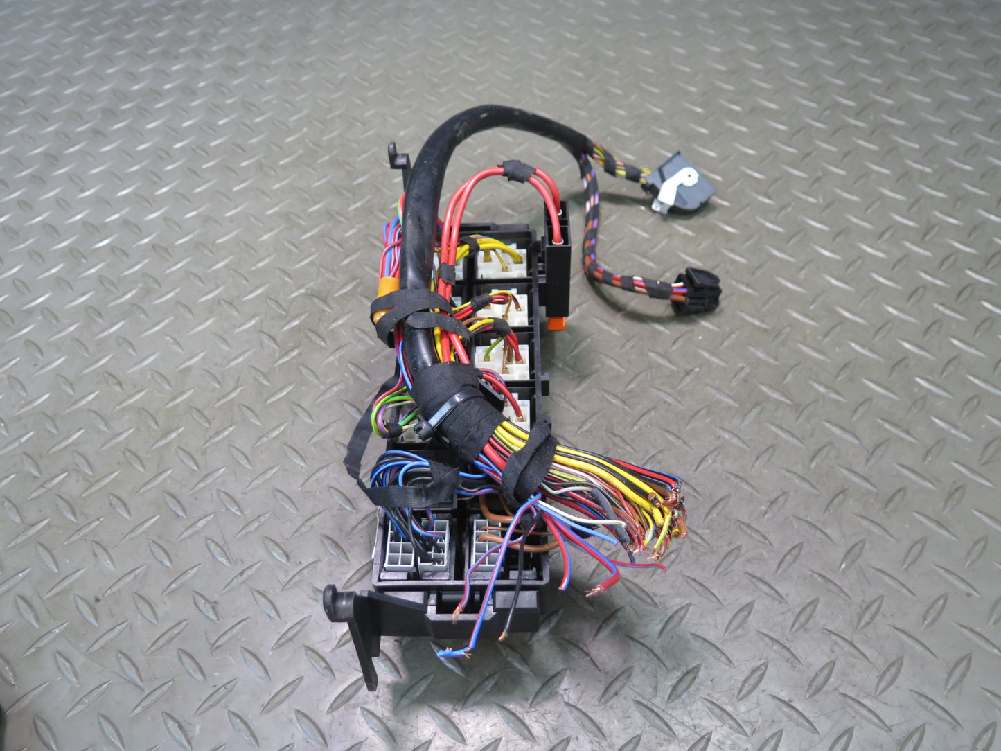 1999-2004 Porsche 911 996 Fuse Relay Box Module