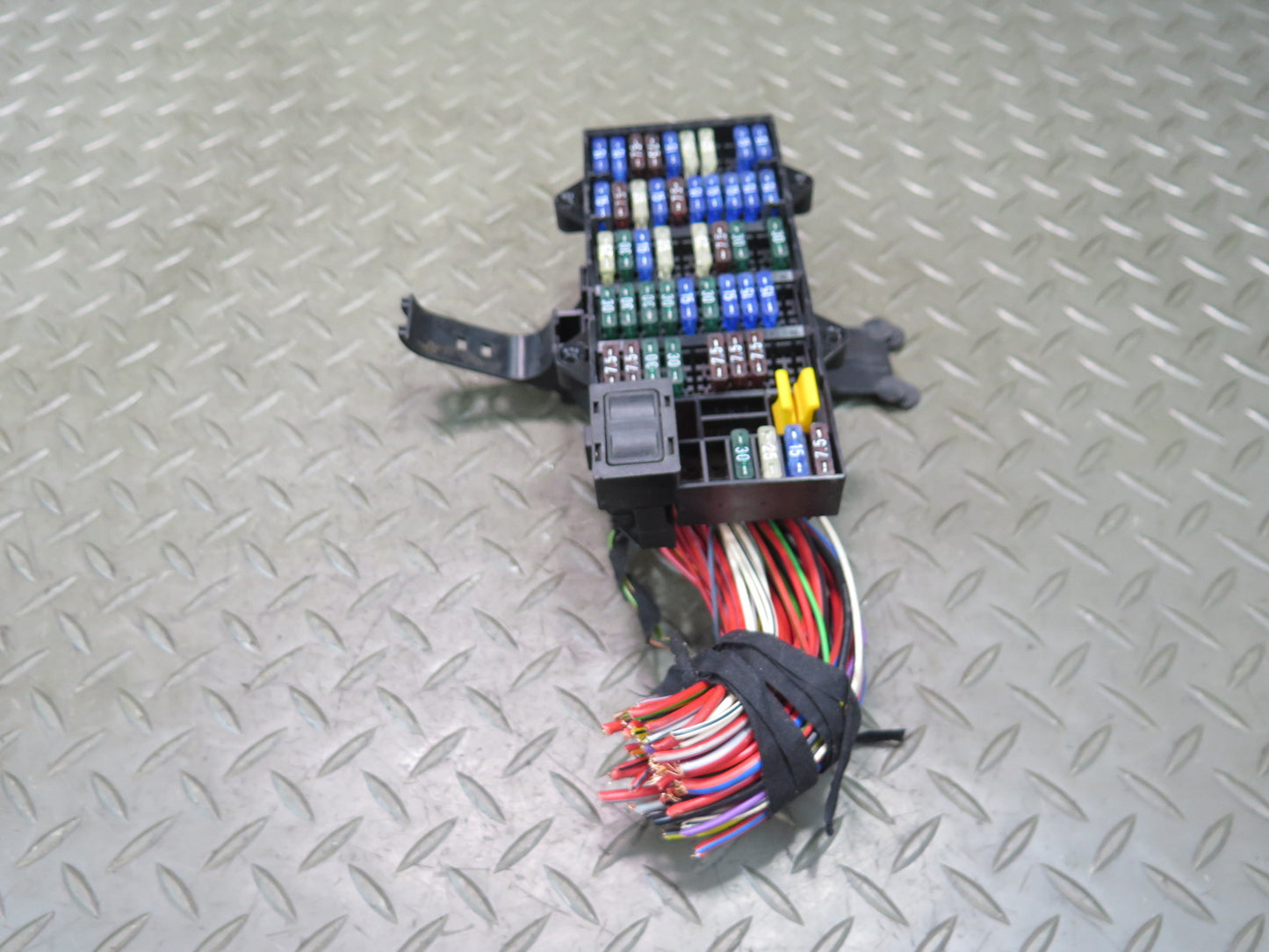 1999-2004 Porsche 911 996 Fuse Relay Box Module 99661021000