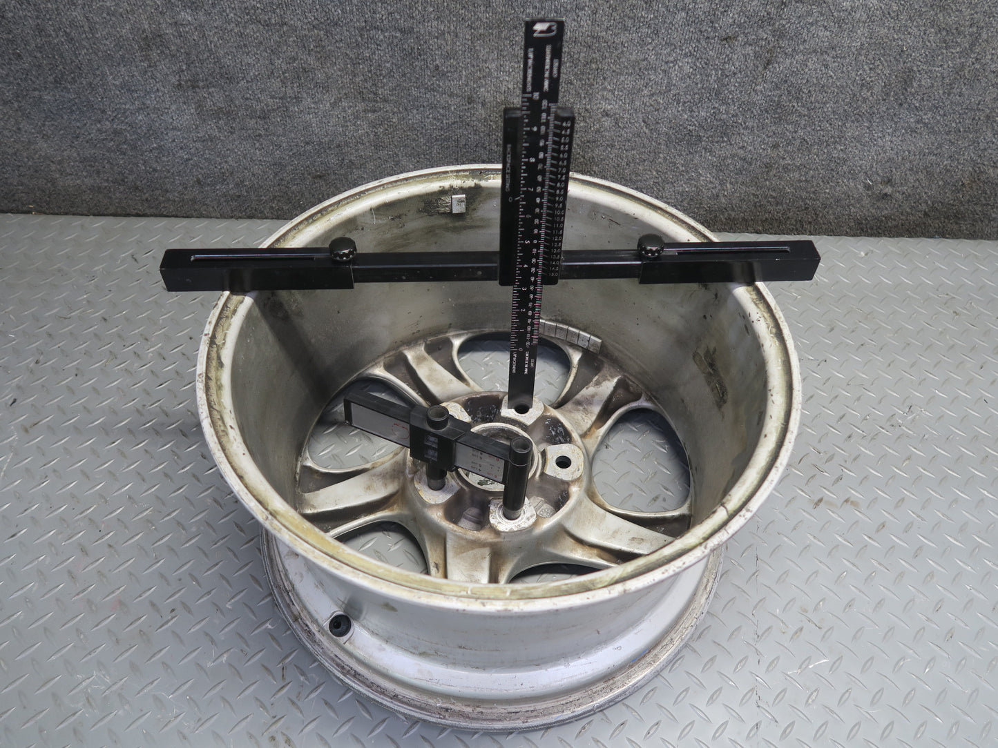 1999-2004 Porsche 911 996 Rear Alloy R17" Wheel Rim 17x8.5 ET50 98636212605