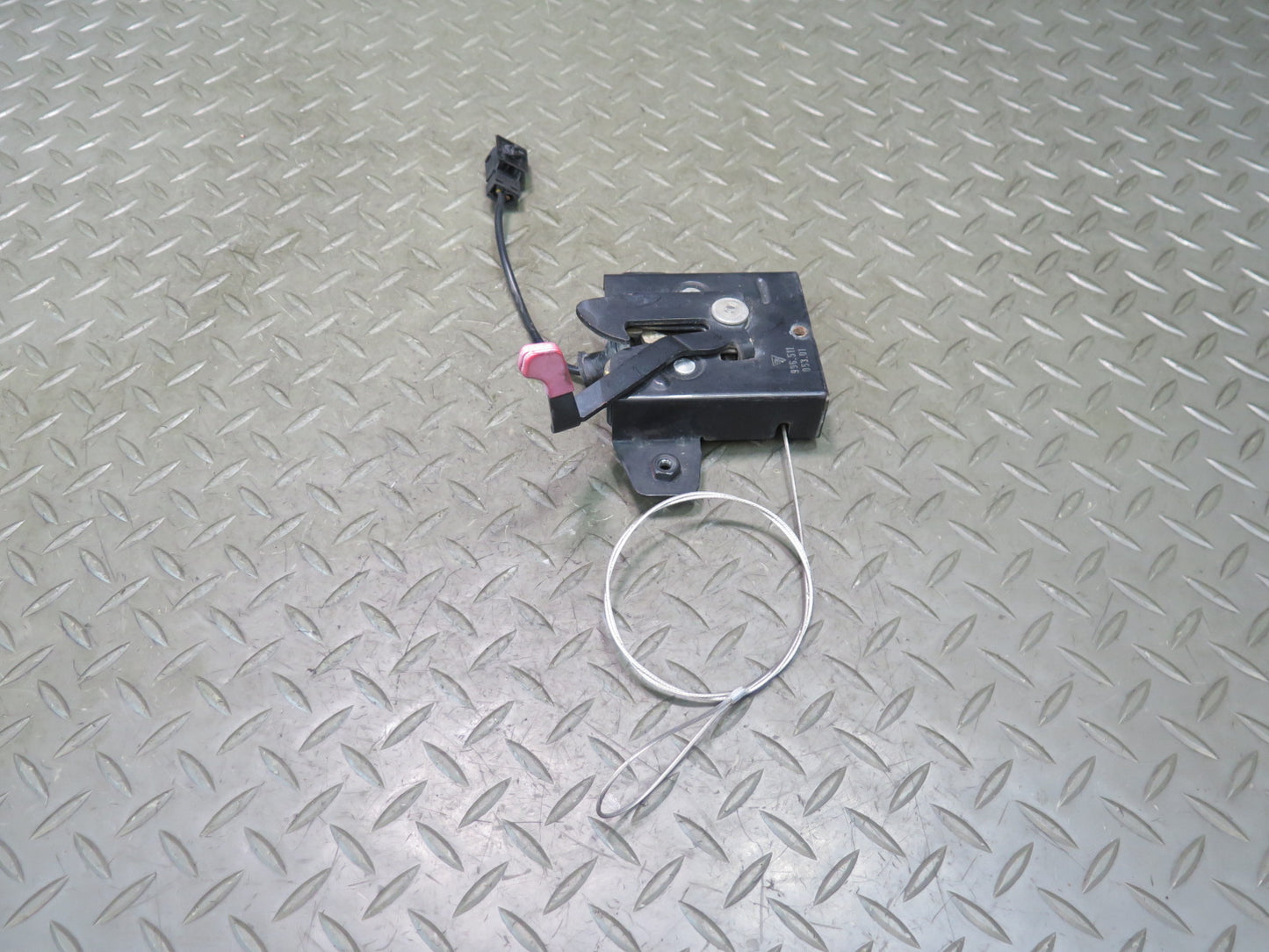 1999-2004 Porsche 911 996 Front Hood Lock Latch 99651105301