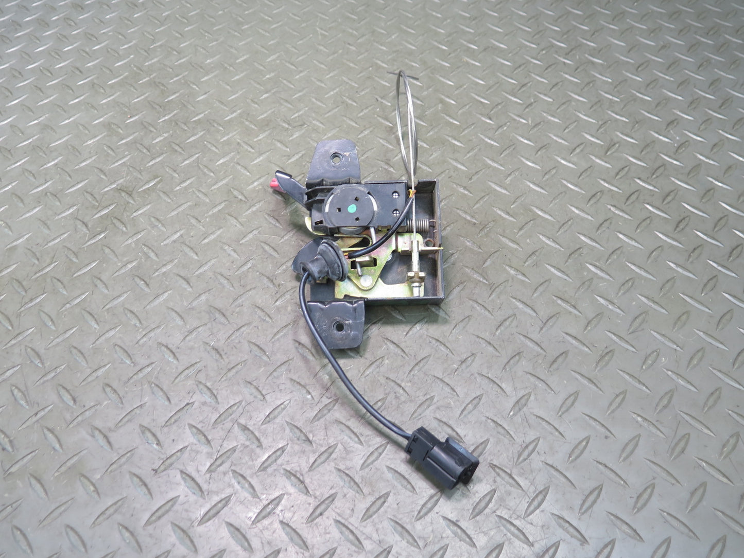 1999-2004 Porsche 911 996 Front Hood Lock Latch 99651105301