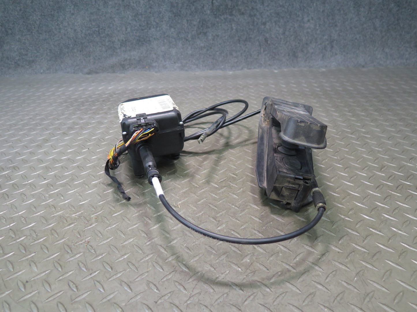 1999-2004 Porsche 911 996 M/T Gas Acceleration Pedal w Cruise Control Module