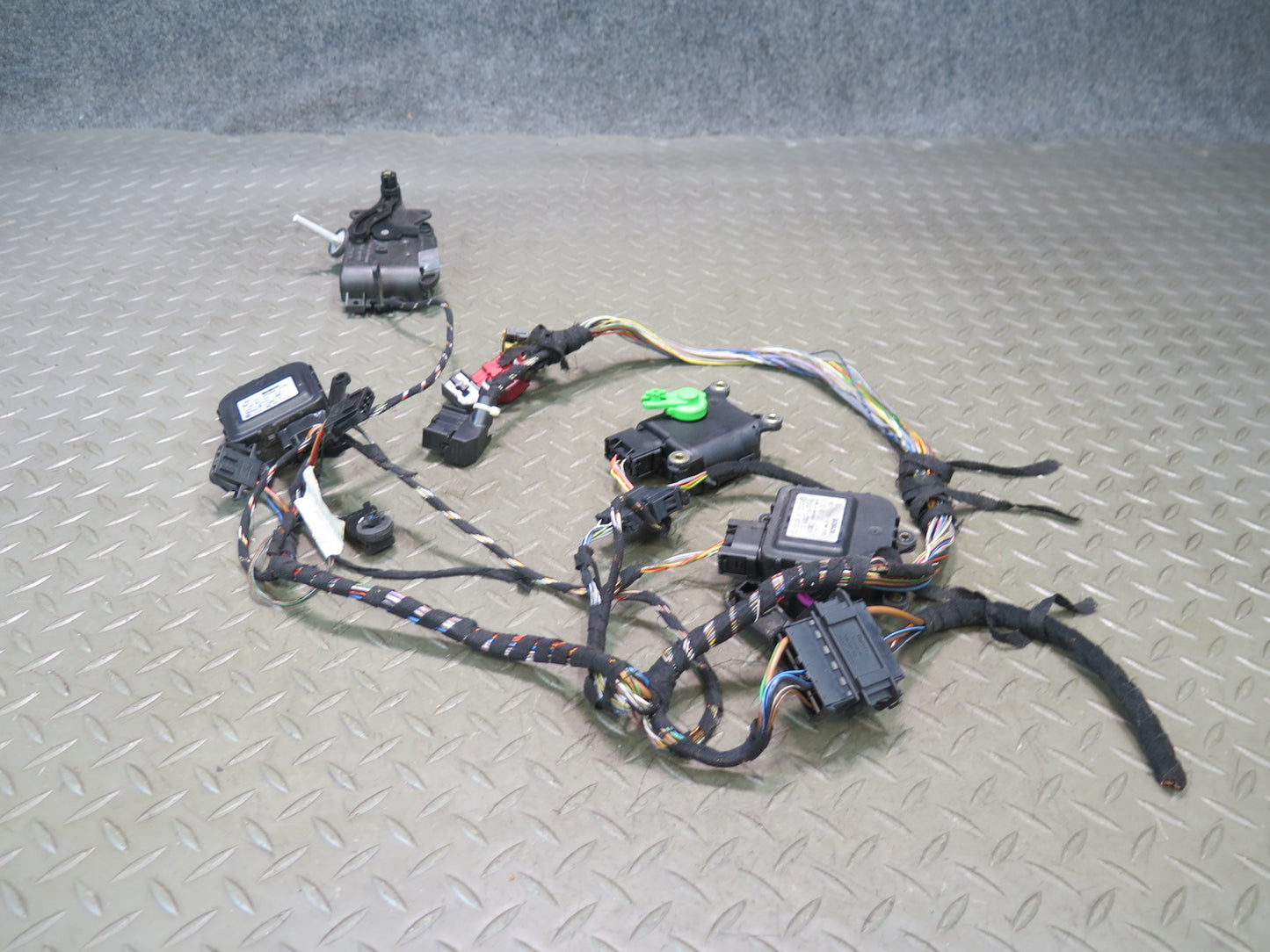1999-2004 Porsche 911 996 A/C Heater Flap Servo Door Actuator Motor Wiring Set