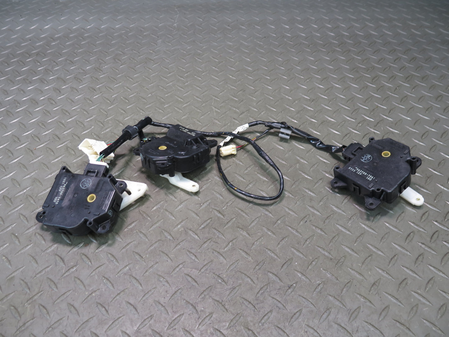 02-10 Lexus Z40 SC430 Set of 5 A/C Heater Flap Door Actuator Motor w Wiring OEM
