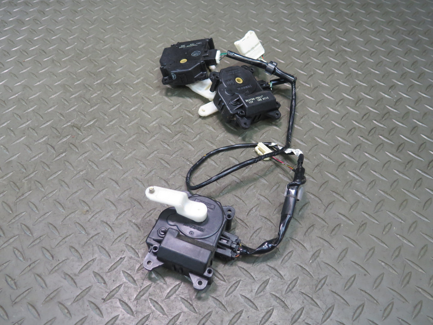 02-10 Lexus Z40 SC430 Set of 5 A/C Heater Flap Door Actuator Motor w Wiring OEM