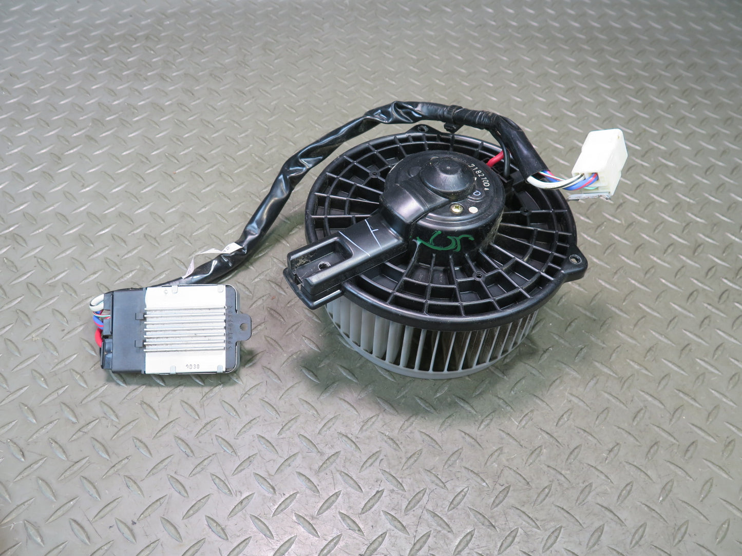 02-10 Lexus Z40 SC430 Hvac A/C Heater Blower Motor Fan w Control Module OEM