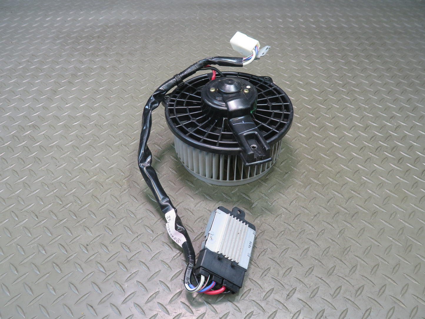 02-10 Lexus Z40 SC430 Hvac A/C Heater Blower Motor Fan w Control Module OEM