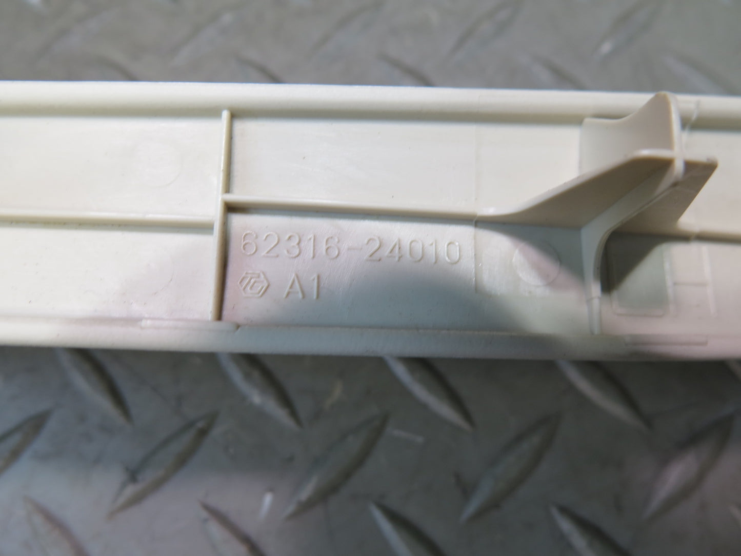 02-10 Lexus Z40 SC430 Set of Left & Right Door Open Lower Pillar Trim Panel OEM