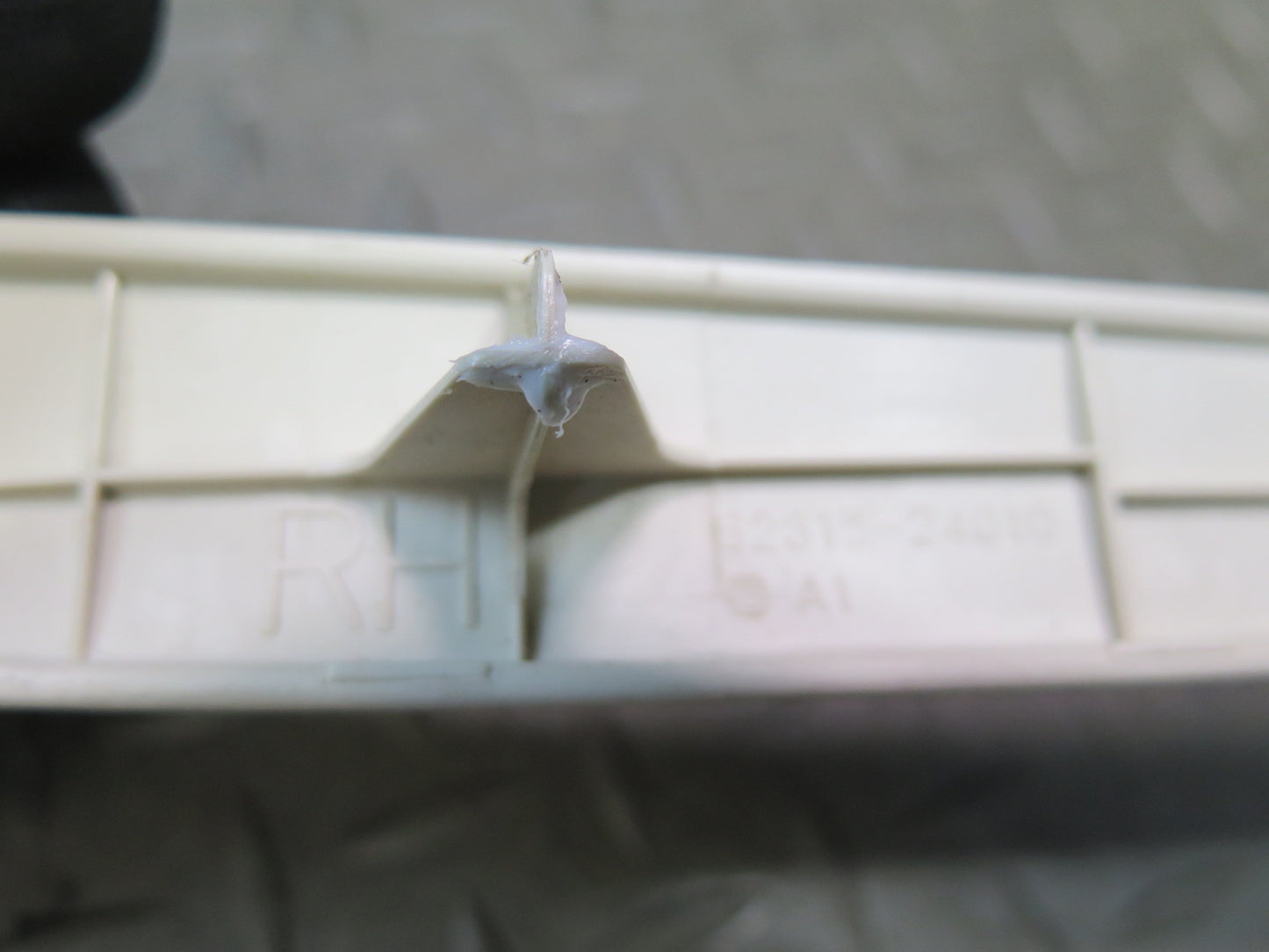 02-10 Lexus Z40 SC430 Set of Left & Right Door Open Lower Pillar Trim Panel OEM