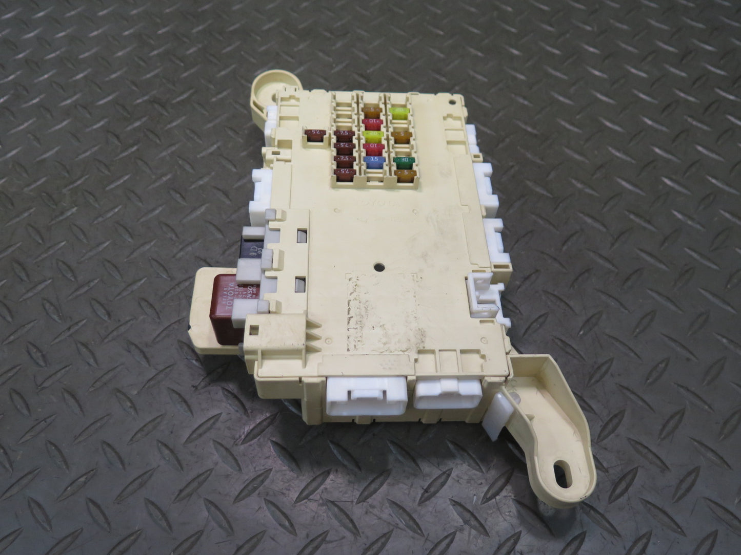 02-05 Lexus UZZ40L SC430 Front Right Dashboard Fuse Box Module 82730-24030 OEM