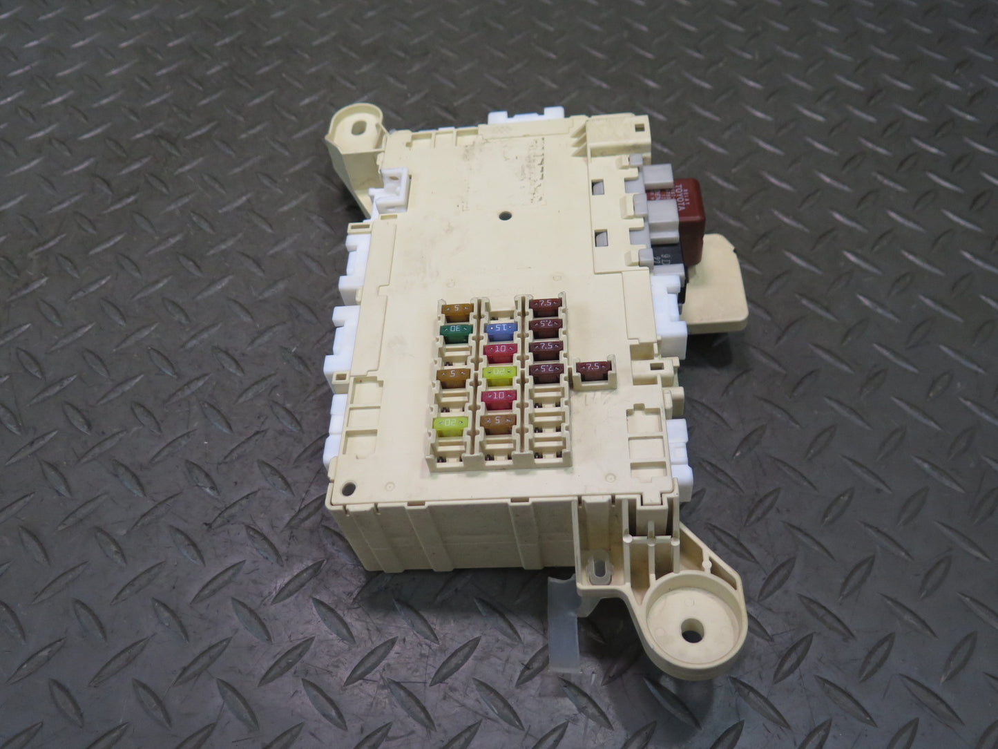02-05 Lexus UZZ40L SC430 Front Right Dashboard Fuse Box Module 82730-24030 OEM