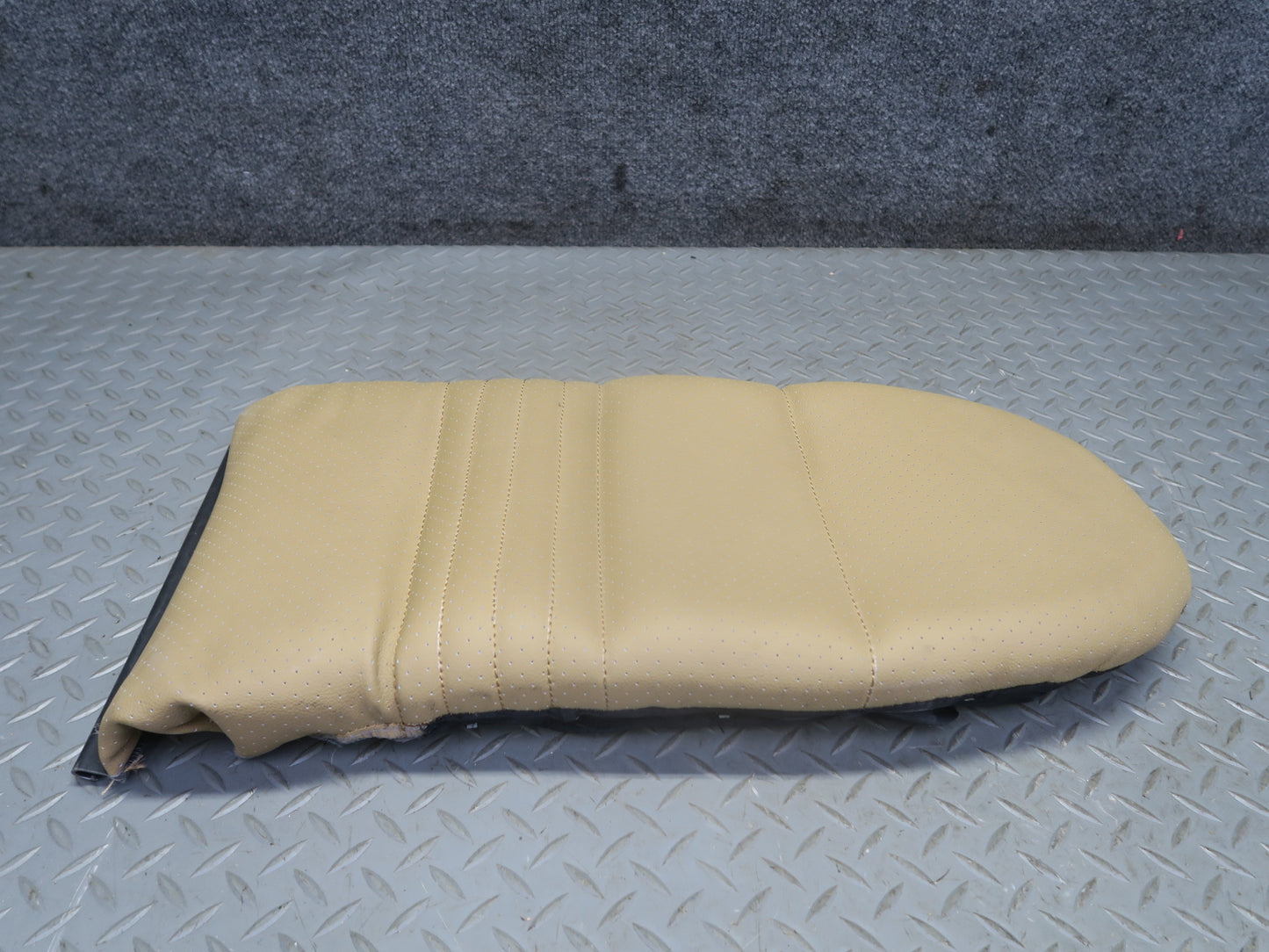 1999-2004 Porsche 911 996 Front Right Seat Upper Leather Cushion Savanna Beige