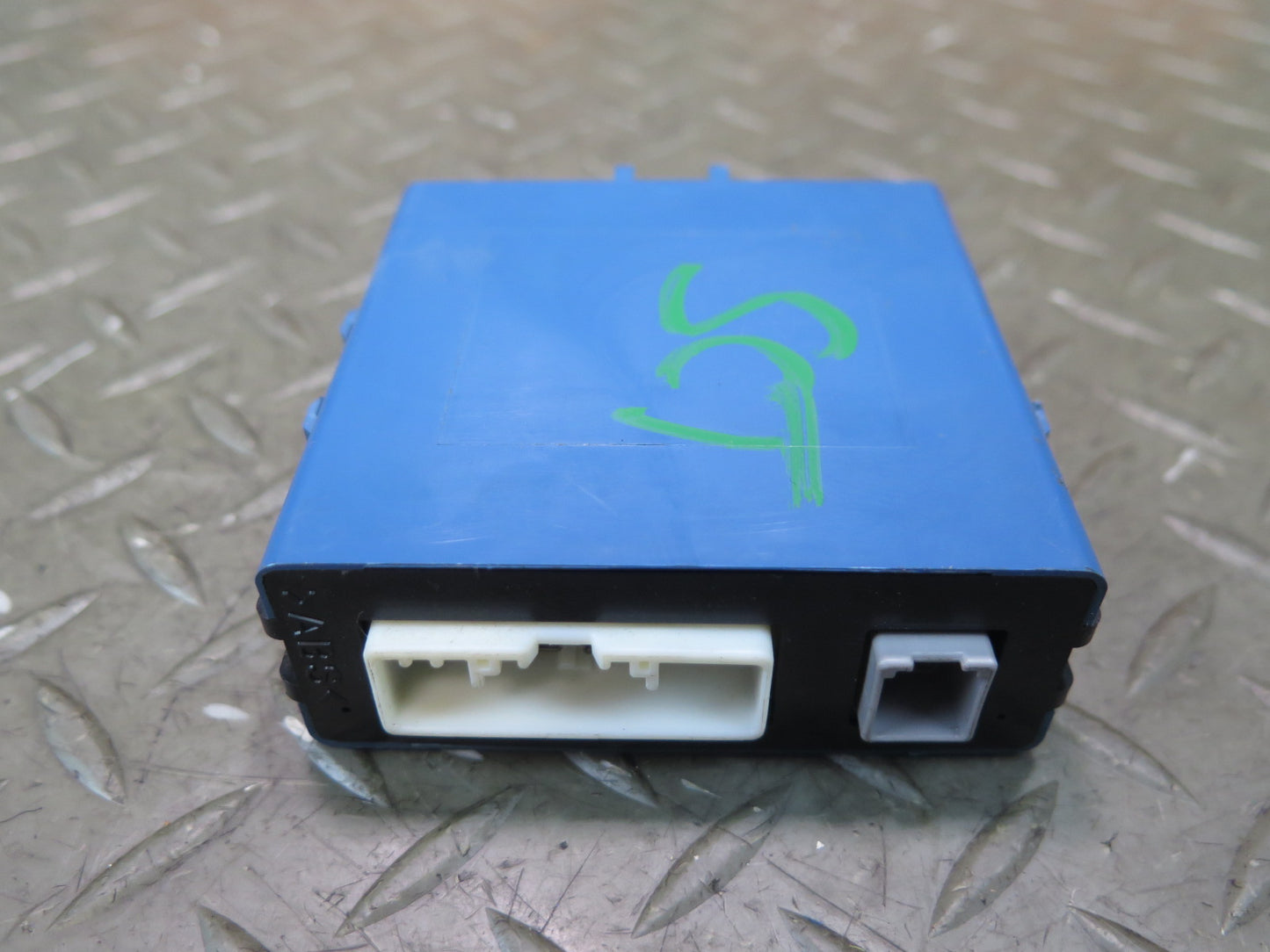 02-05 Lexus UZZ40L SC430 Tire Pressure Receiver Control Module 89760-24010 OEM