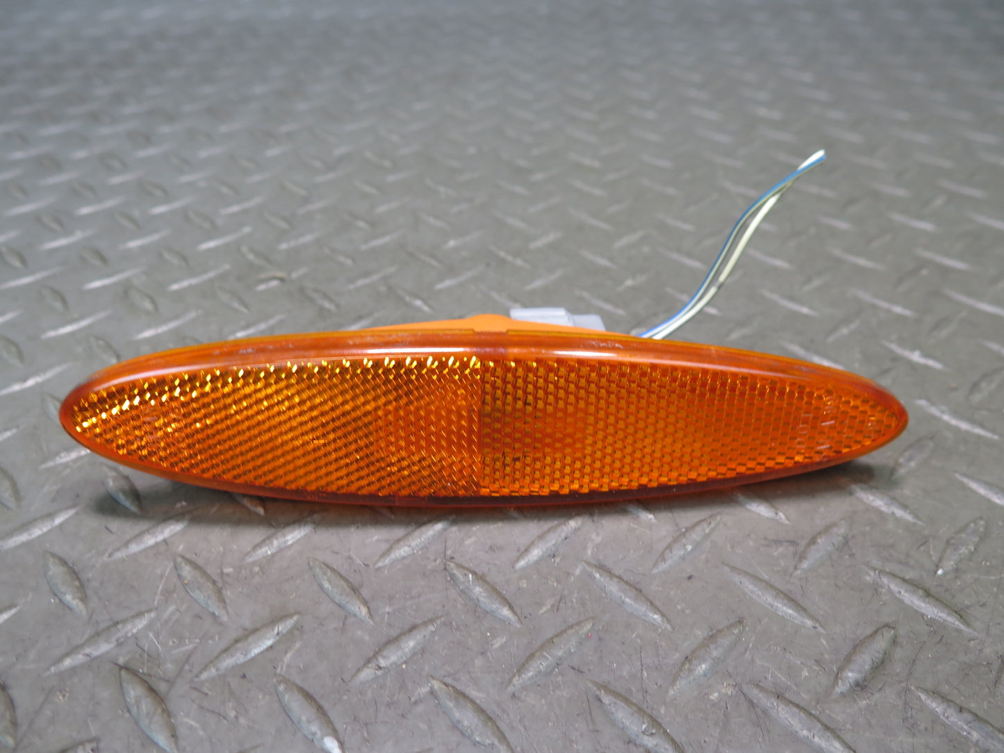 02-10 Lexus UZZ40L SC430 Set of 2 Front Left & Right Side Marker Light Lamp OEM