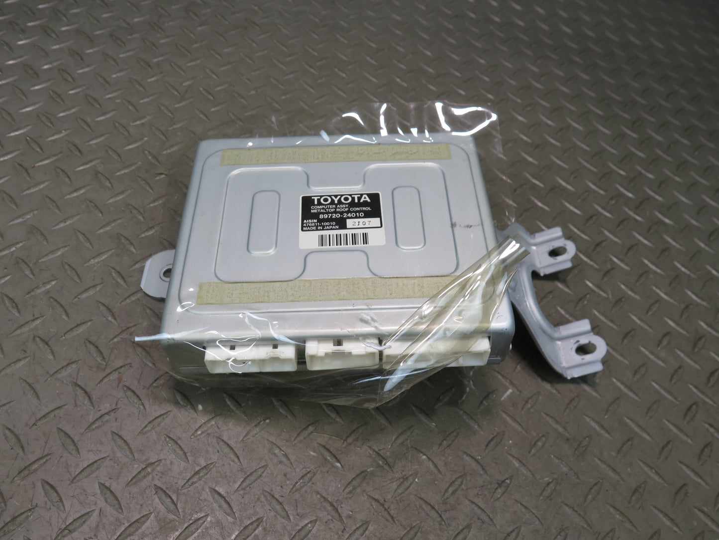 02-08 Lexus UZZ40L SC430 Convertible TOP Roof Control Module 89720-24010 OEM