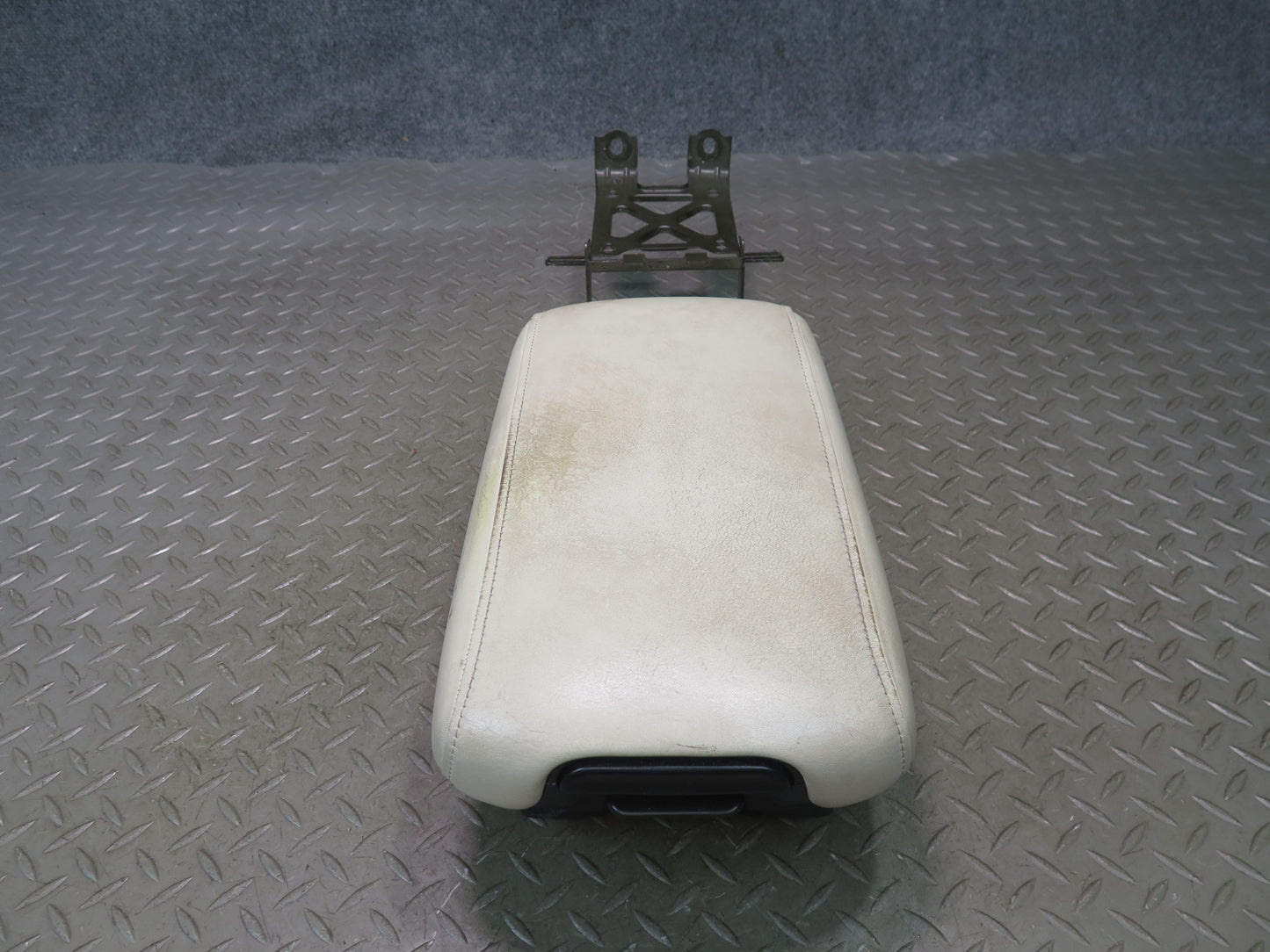 02-05 Lexus SC430 Center Console Compartment Storage Armrest Lid Cover Ecru OEM