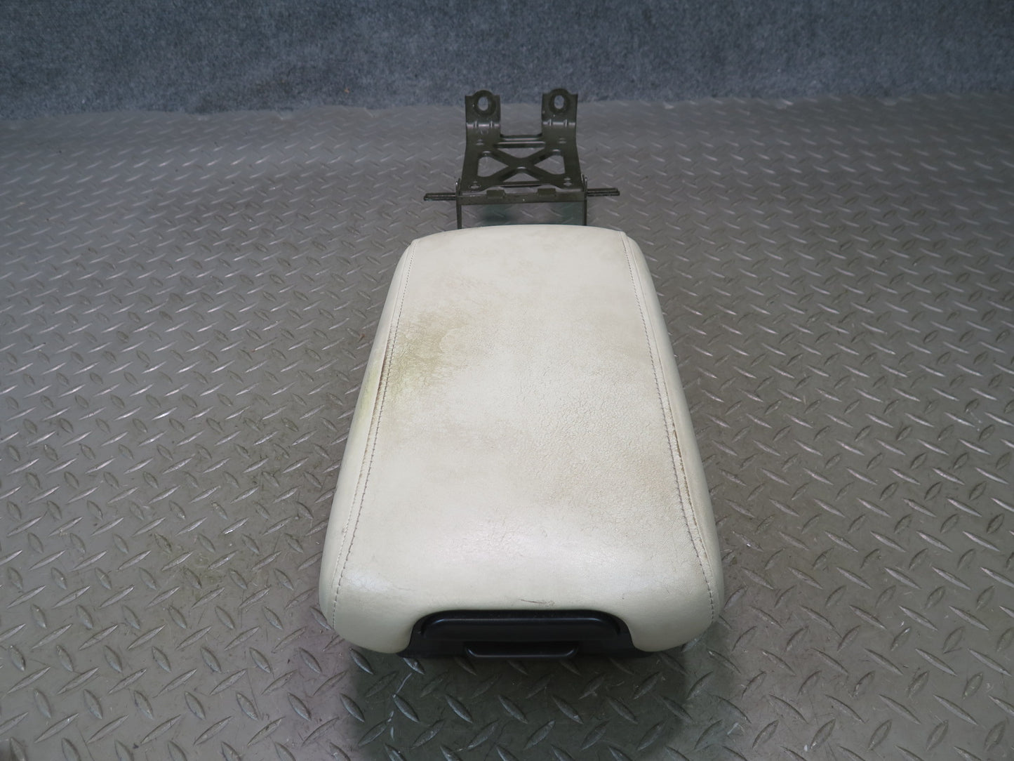 02-05 Lexus SC430 Center Console Compartment Storage Armrest Lid Cover Ecru OEM