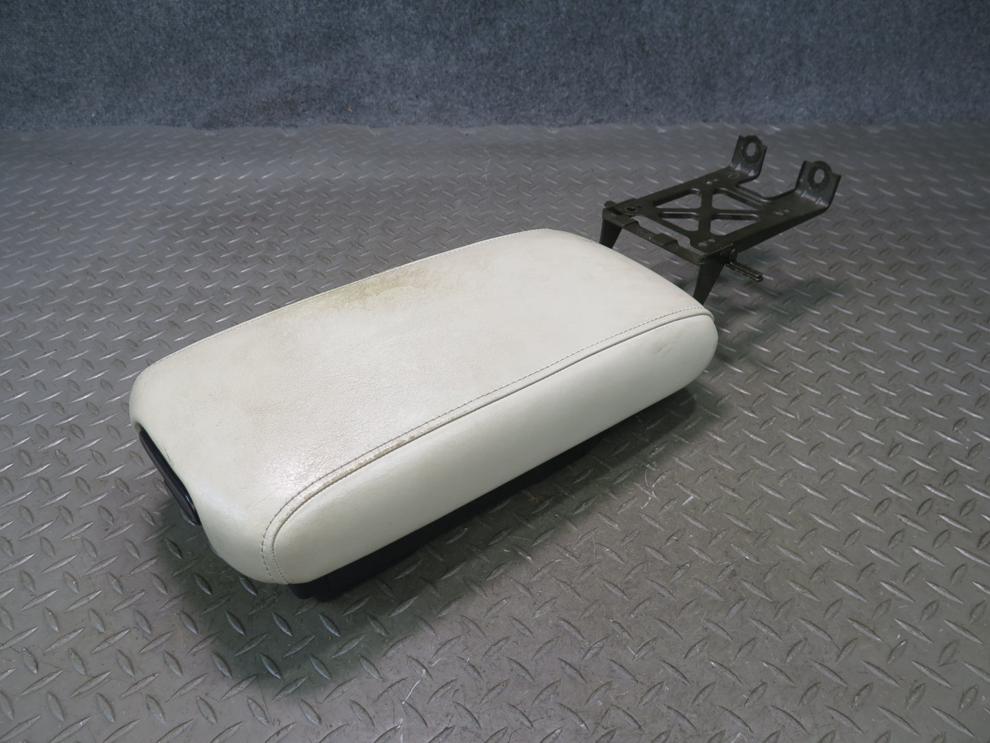 02-05 Lexus SC430 Center Console Compartment Storage Armrest Lid Cover Ecru OEM