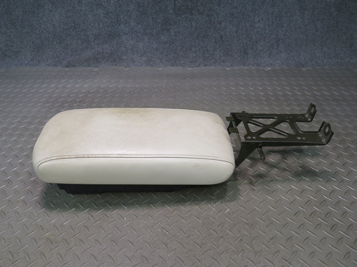 02-05 Lexus SC430 Center Console Compartment Storage Armrest Lid Cover Ecru OEM