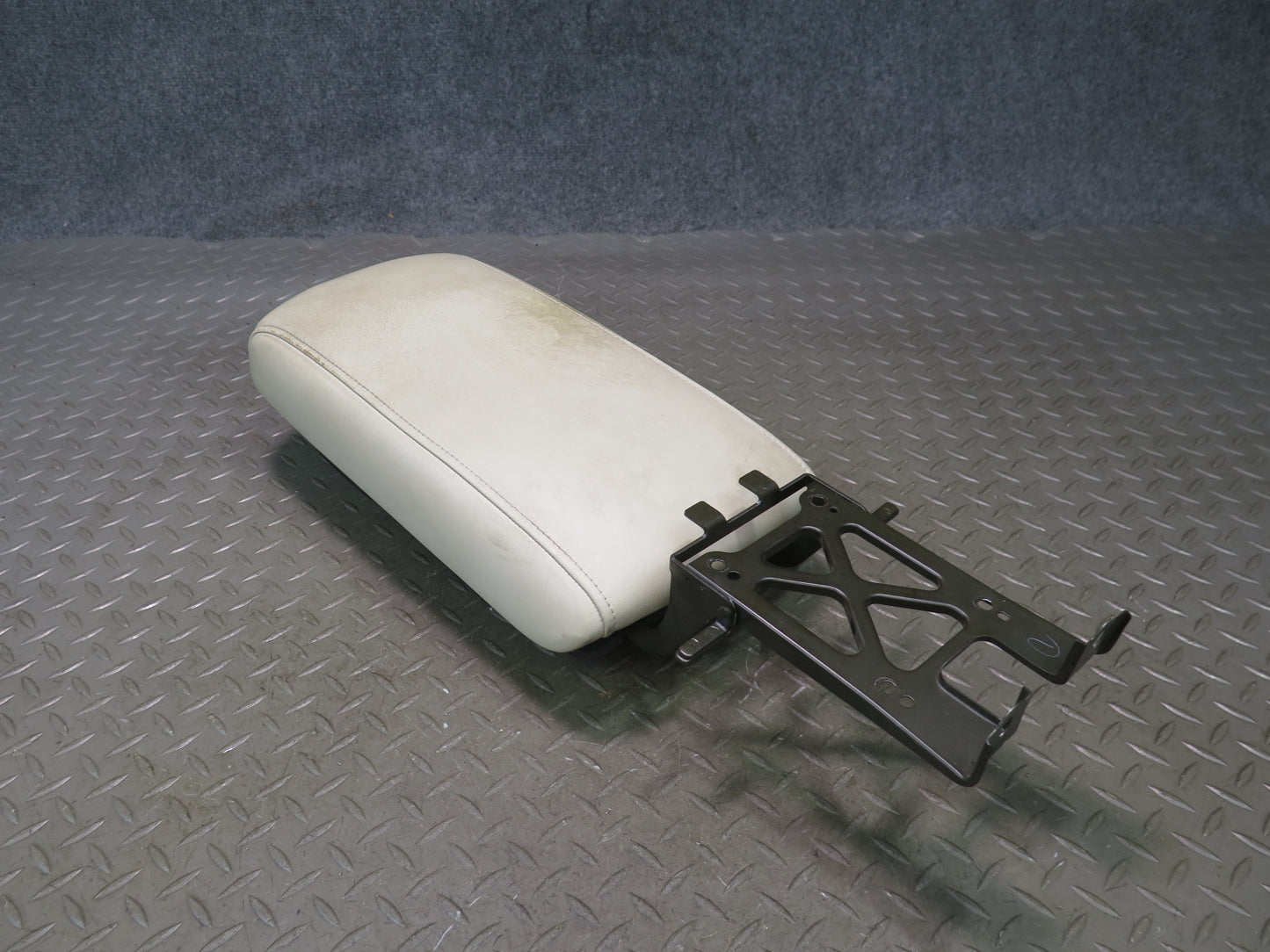 02-05 Lexus SC430 Center Console Compartment Storage Armrest Lid Cover Ecru OEM