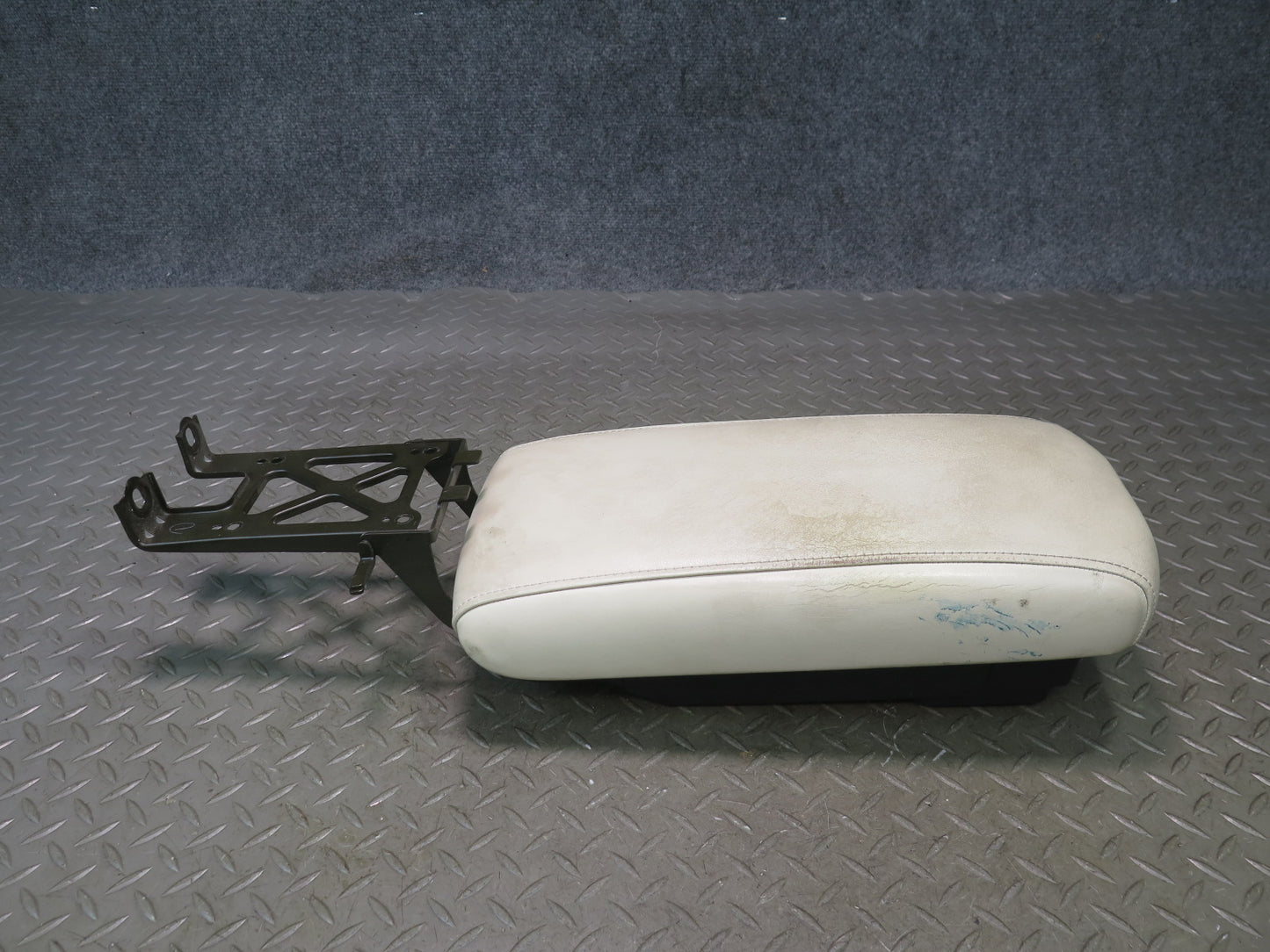 02-05 Lexus SC430 Center Console Compartment Storage Armrest Lid Cover Ecru OEM