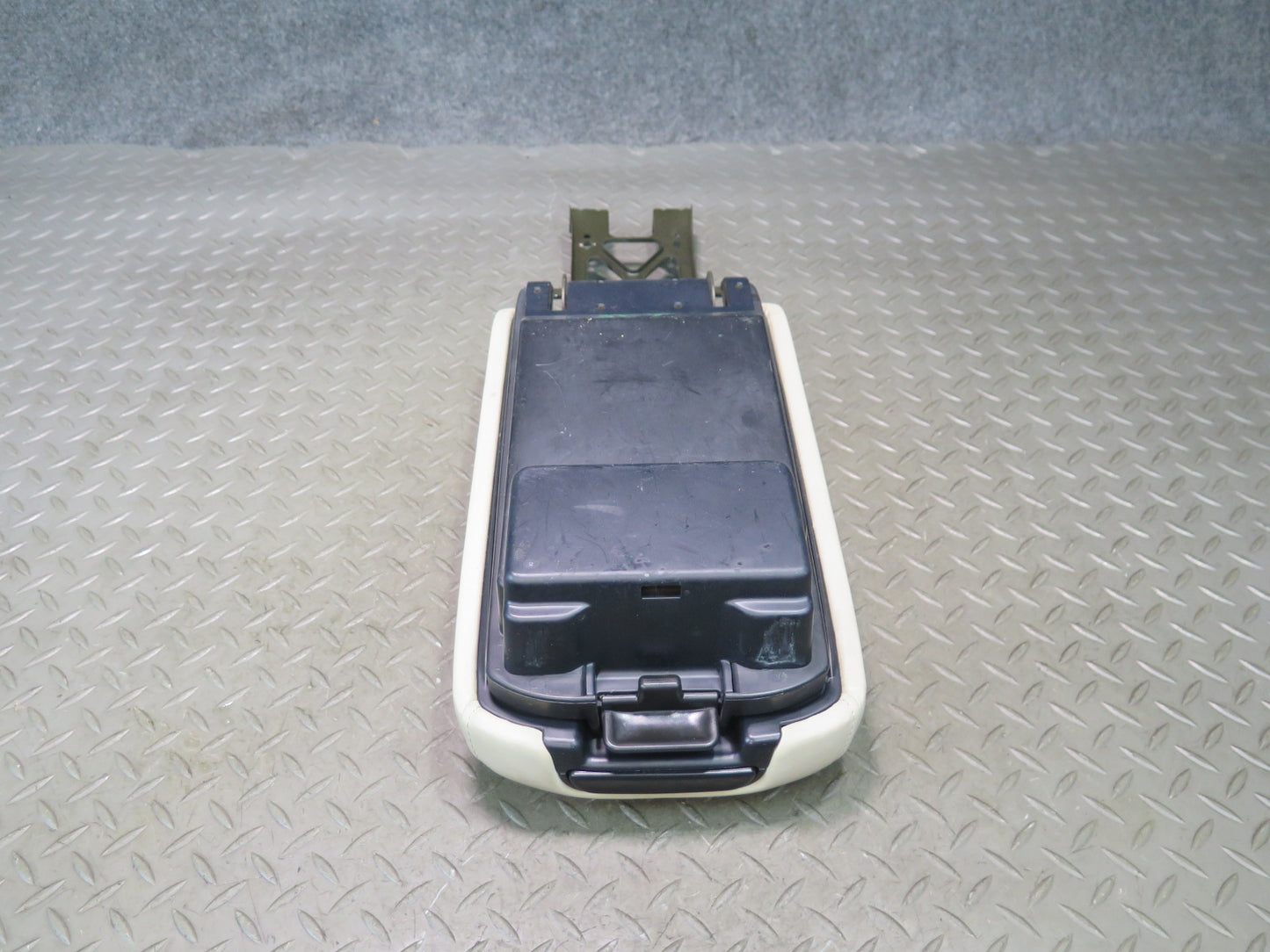 02-05 Lexus SC430 Center Console Compartment Storage Armrest Lid Cover Ecru OEM