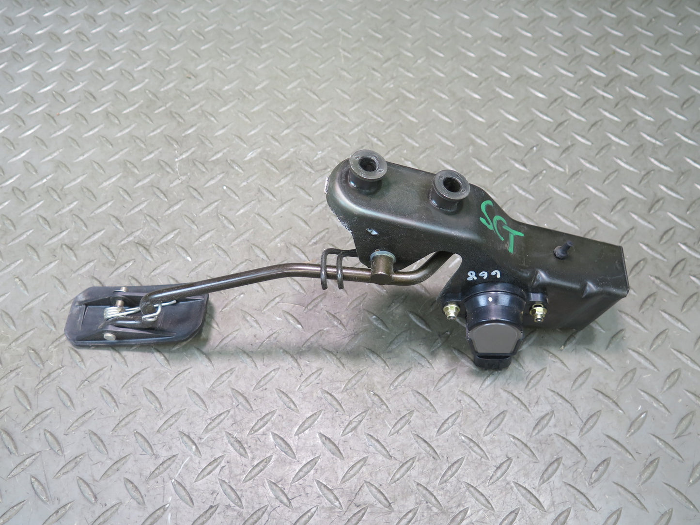 02-10 Lexus UZZ40L SC430 Gas Acceleration Throttle Pedal w Position Sensor OEM