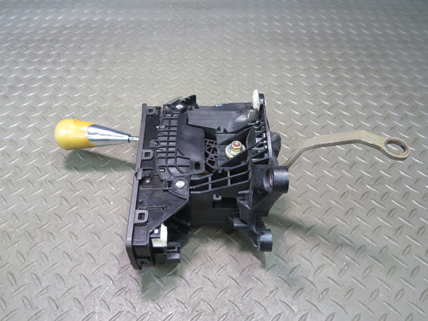 02-05 Lexus UZZ40L SC430 A/T Automatic Transmission Shifter w Knob Assembly OEM